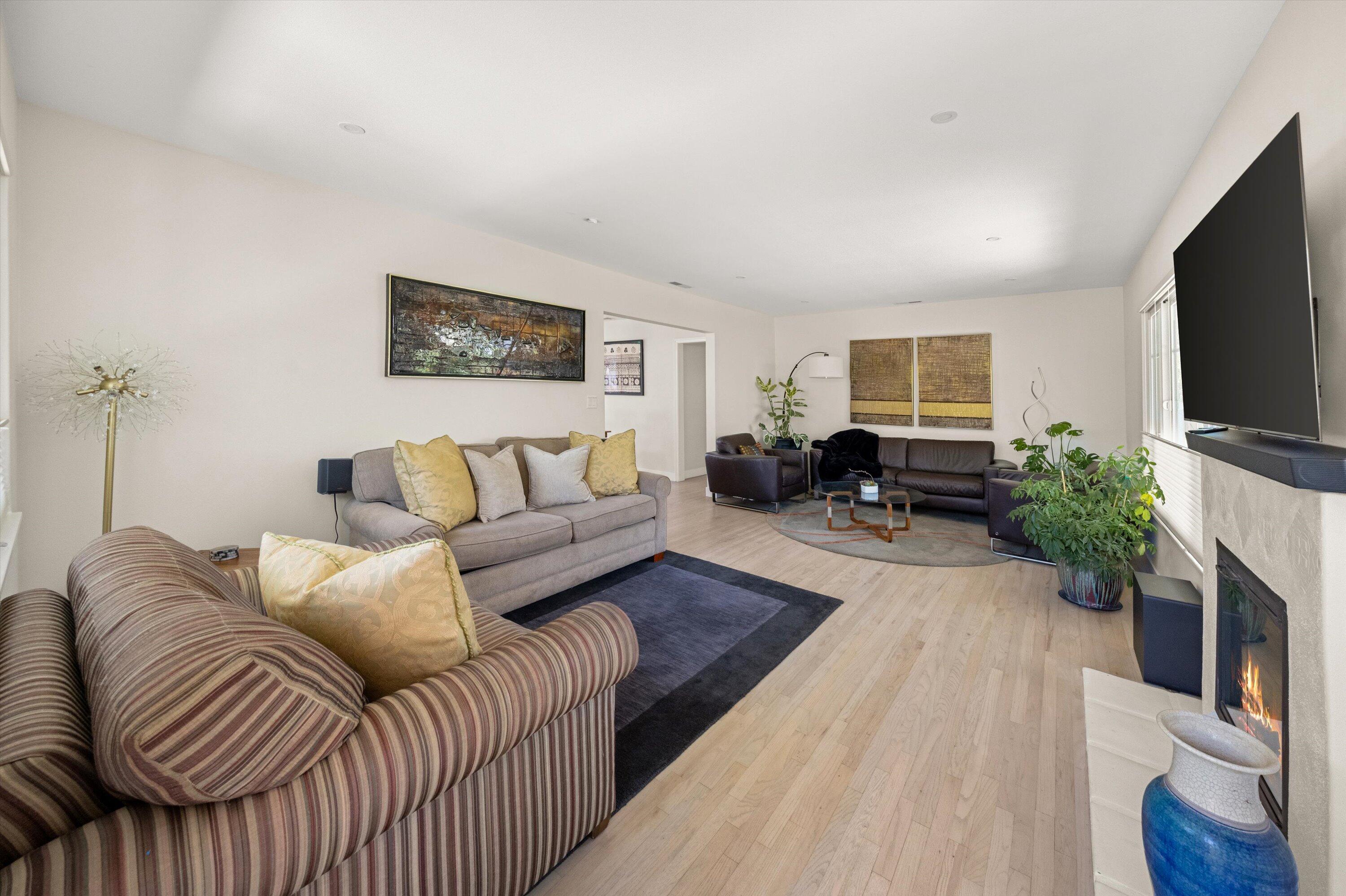 Santa Barbara, California 93109, United States, 3 Bedrooms Bedrooms, ,2 BathroomsBathrooms,Residential,Active,187672