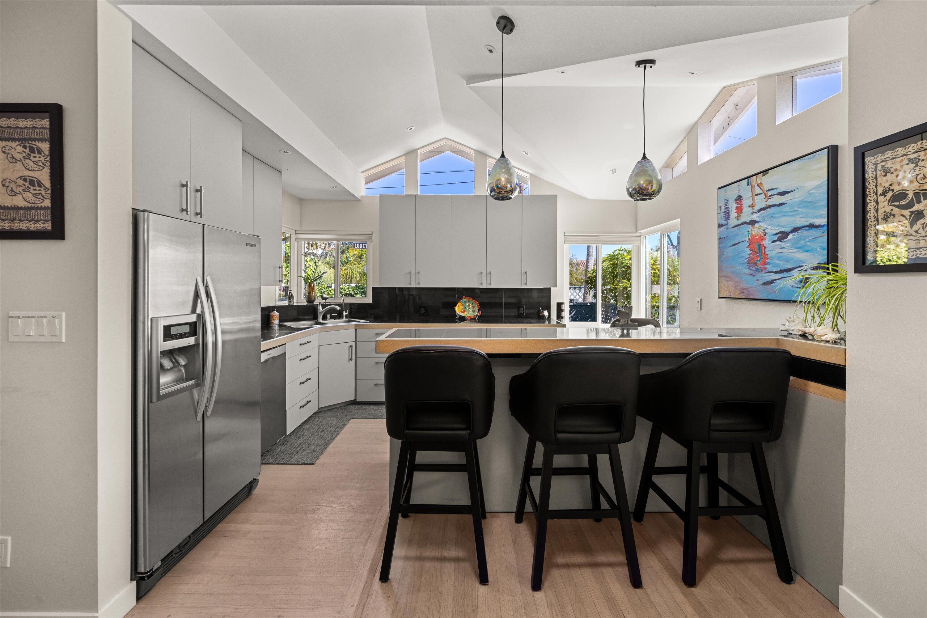 Santa Barbara, California 93109, United States, 3 Bedrooms Bedrooms, ,2 BathroomsBathrooms,Residential,Active,187672