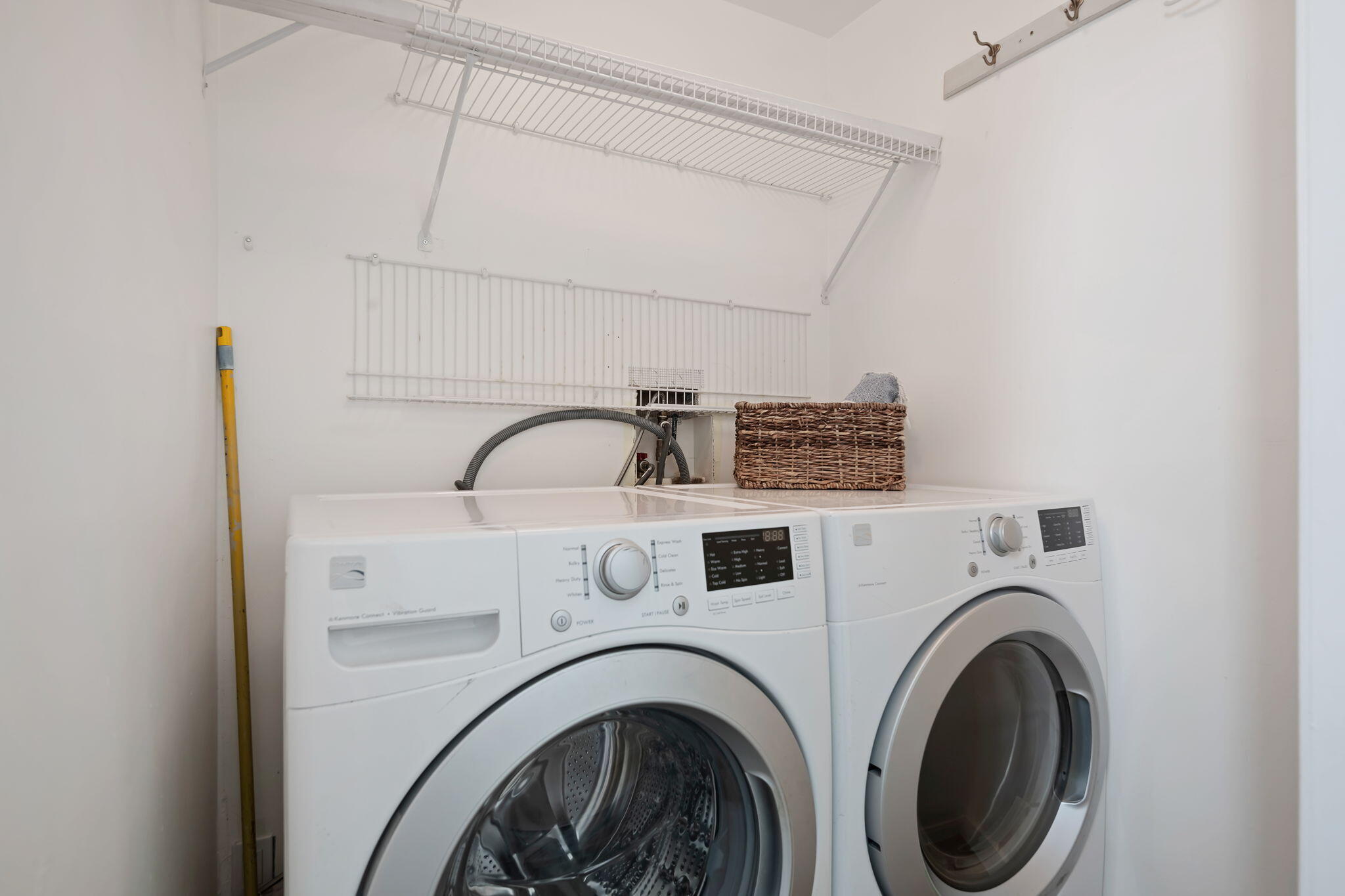 Santa Barbara, California 93110, United States, 2 Bedrooms Bedrooms, ,2 BathroomsBathrooms,Residential,Active,249923