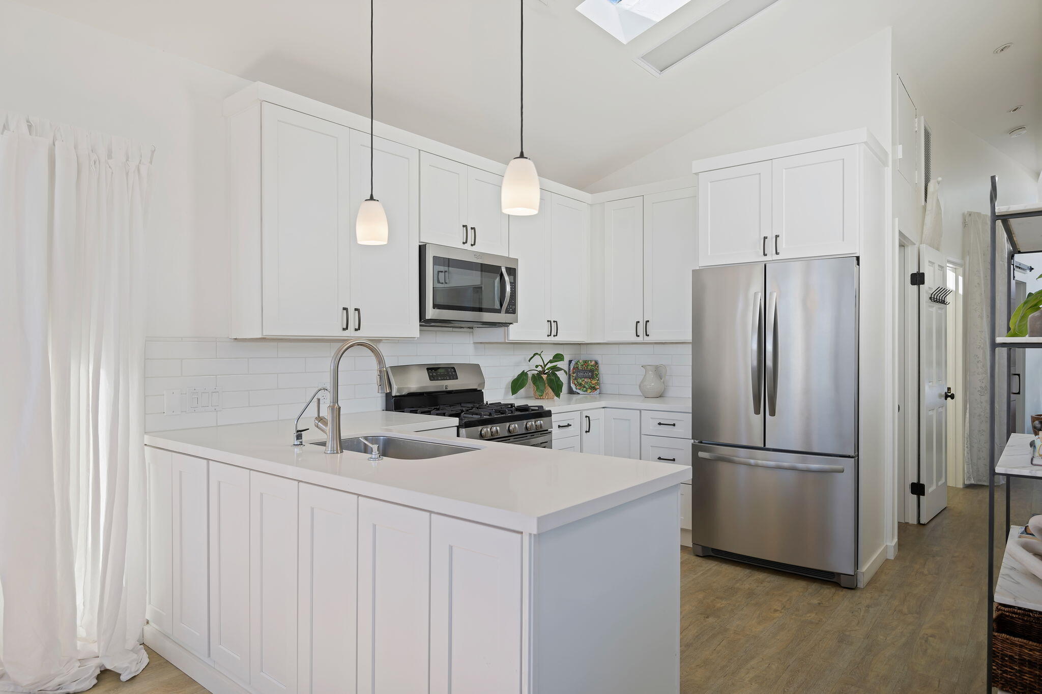 Santa Barbara, California 93110, United States, 2 Bedrooms Bedrooms, ,2 BathroomsBathrooms,Residential,Active,249923