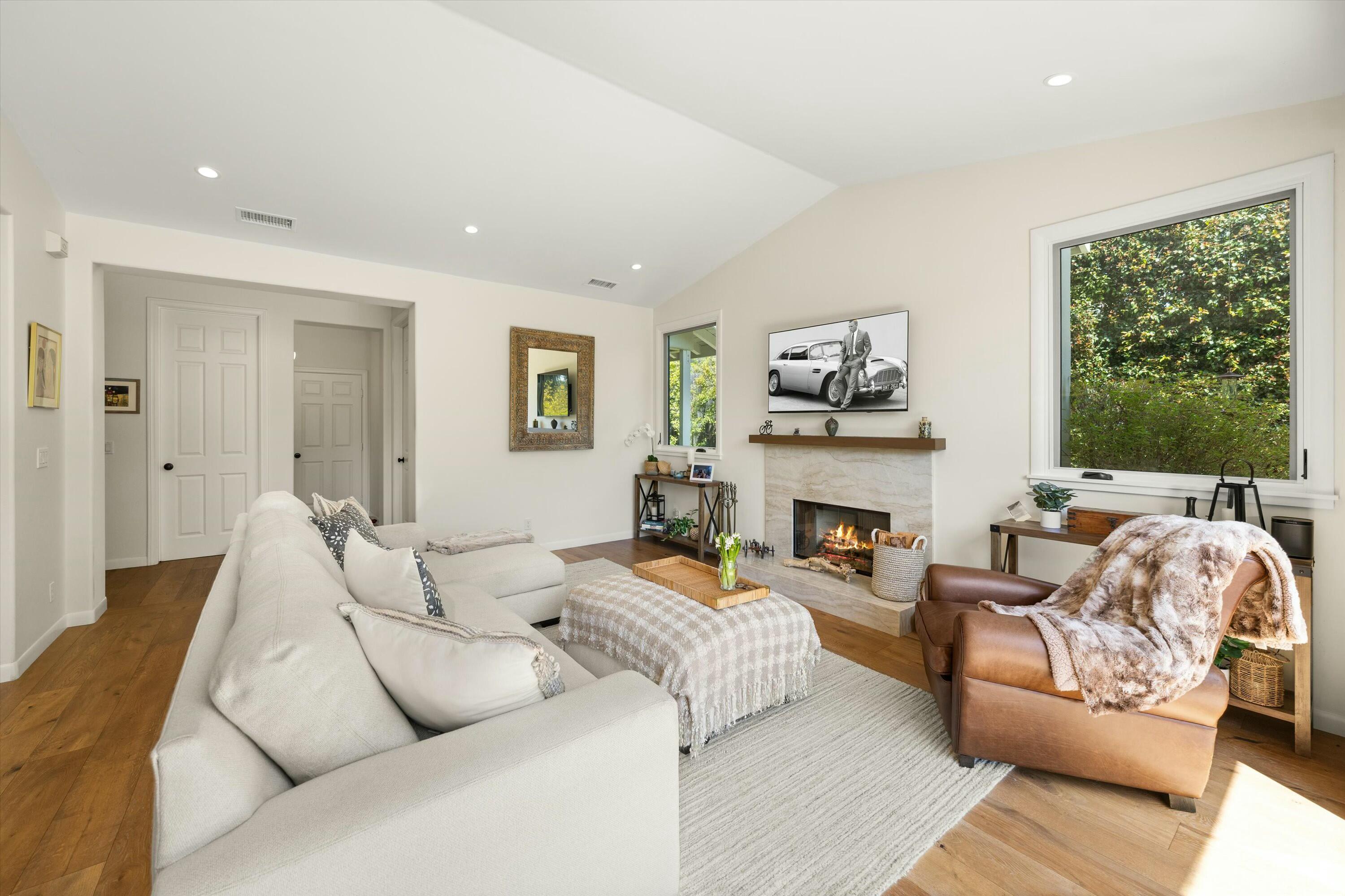 Santa Barbara, California 93110, United States, 4 Bedrooms Bedrooms, ,3 BathroomsBathrooms,Residential,Active,100474