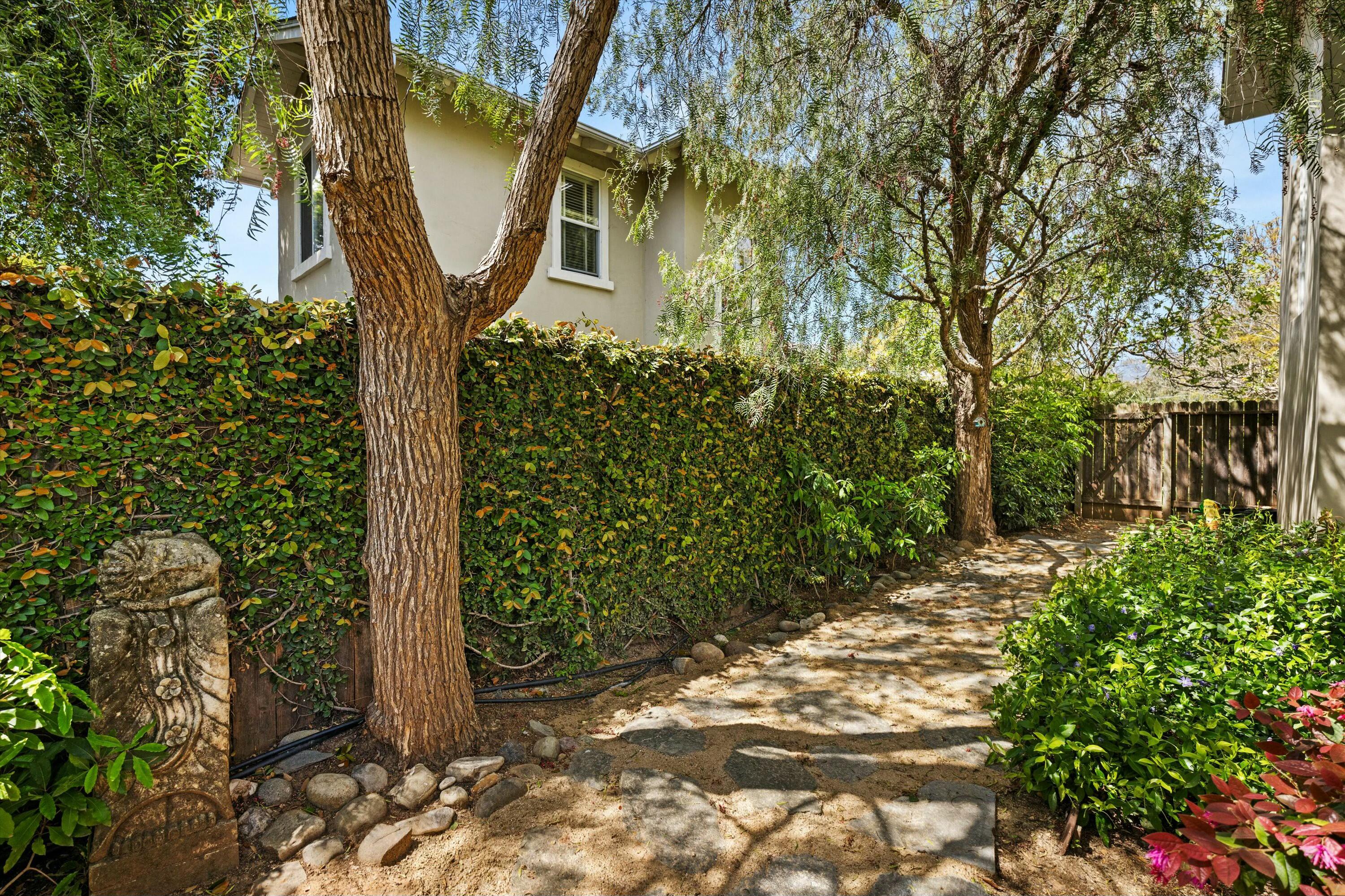 Santa Barbara, California 93110, United States, 4 Bedrooms Bedrooms, ,3 BathroomsBathrooms,Residential,Active,100474