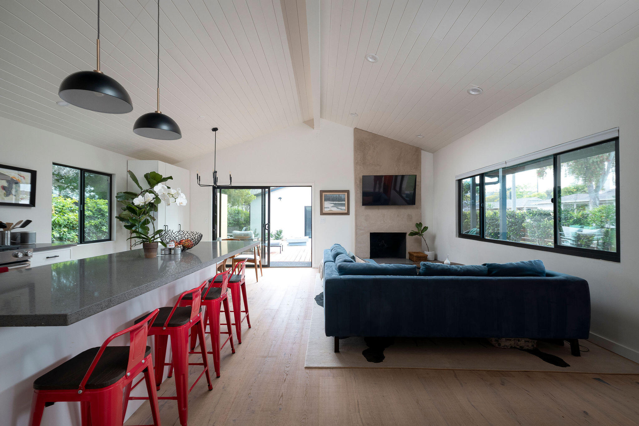 711 Eucalyptus Avenue