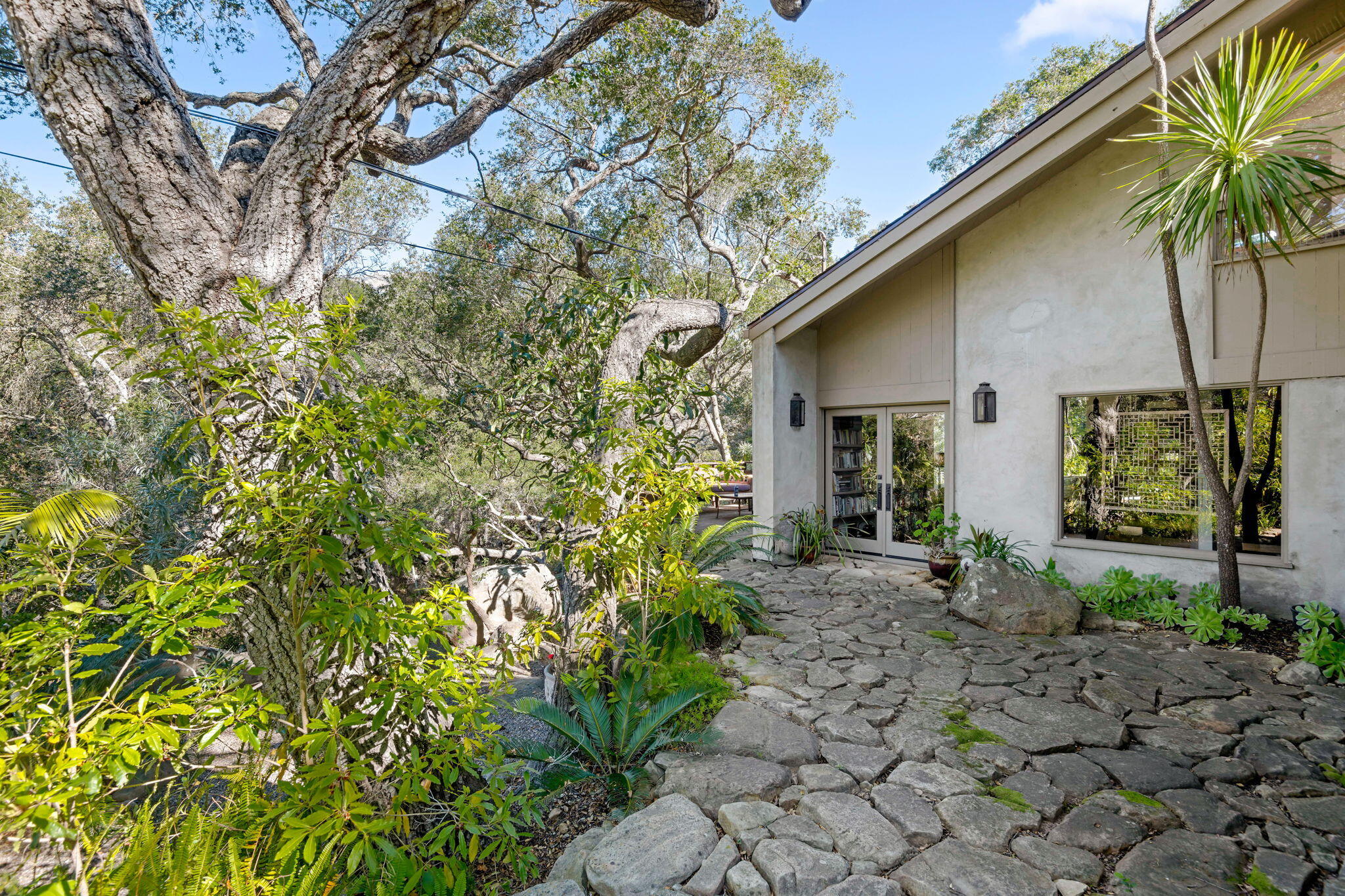 2079 Las Canoas Road