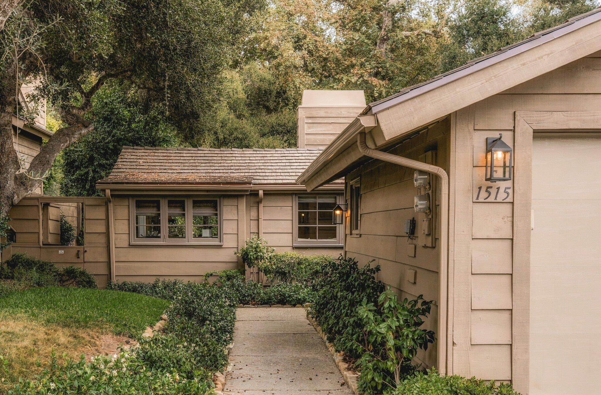 1515 E Valley Road Apt C