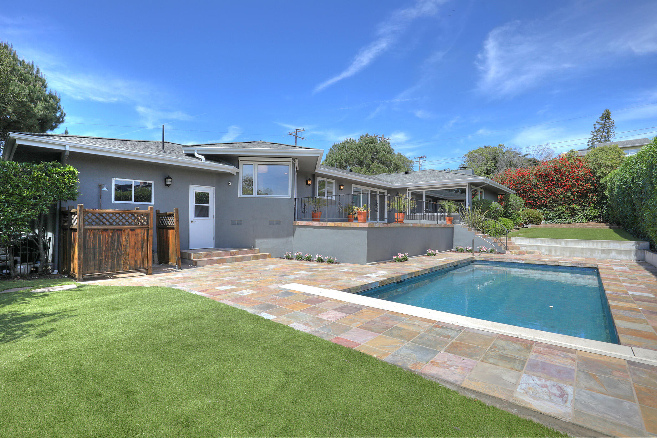 Santa Barbara, California 93103, United States, 3 Bedrooms Bedrooms, ,3 BathroomsBathrooms,Residential,Active,137410