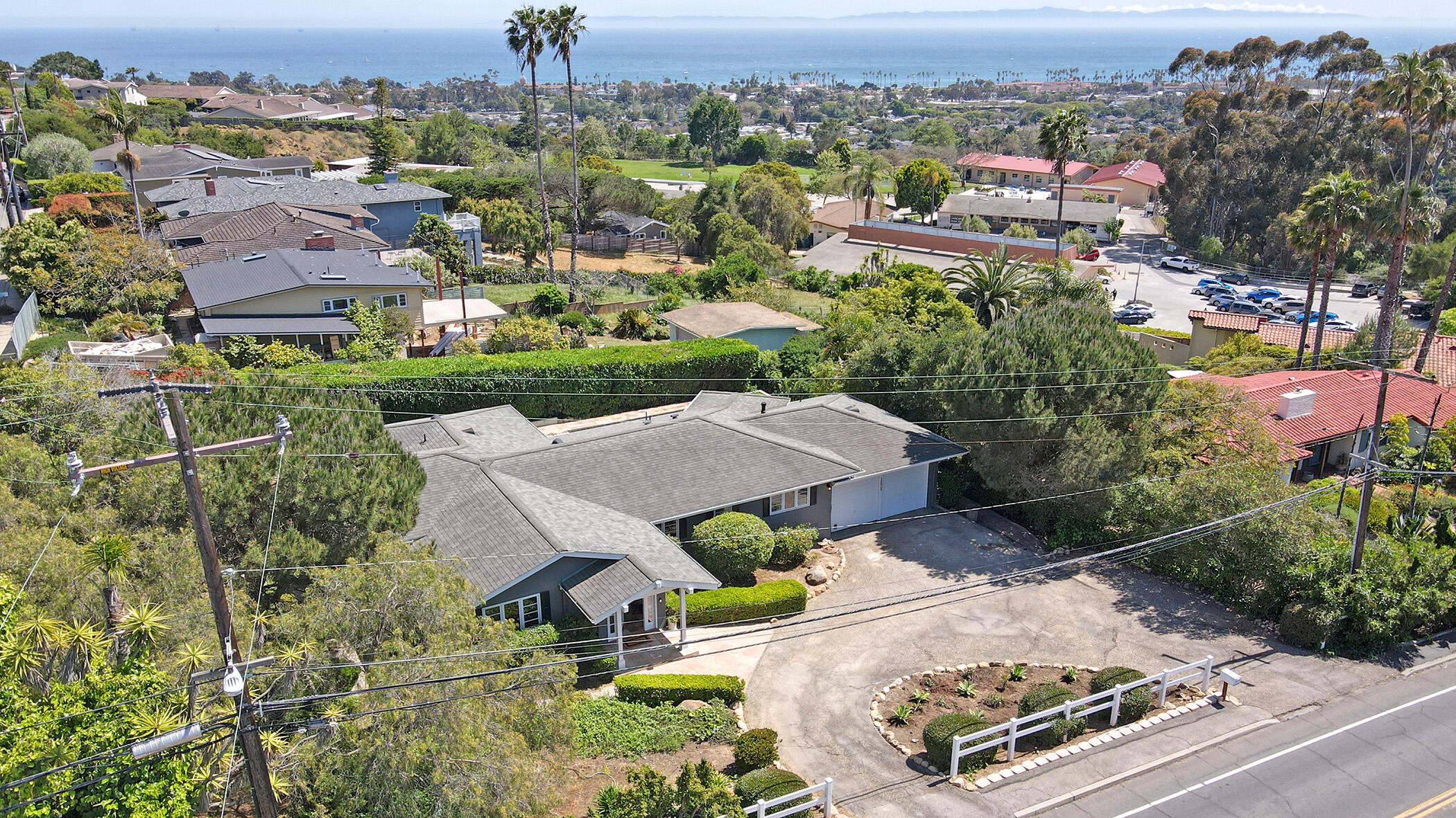 Santa Barbara, California 93103, United States, 3 Bedrooms Bedrooms, ,3 BathroomsBathrooms,Residential,Active,137410