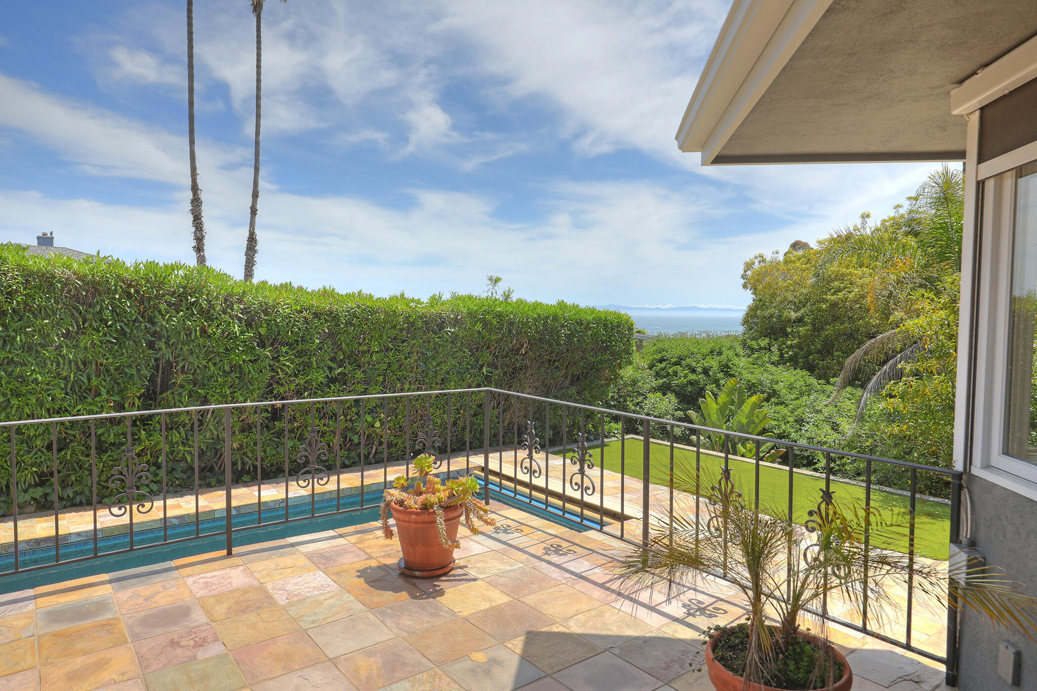 Santa Barbara, California 93103, United States, 3 Bedrooms Bedrooms, ,3 BathroomsBathrooms,Residential,Active,137410