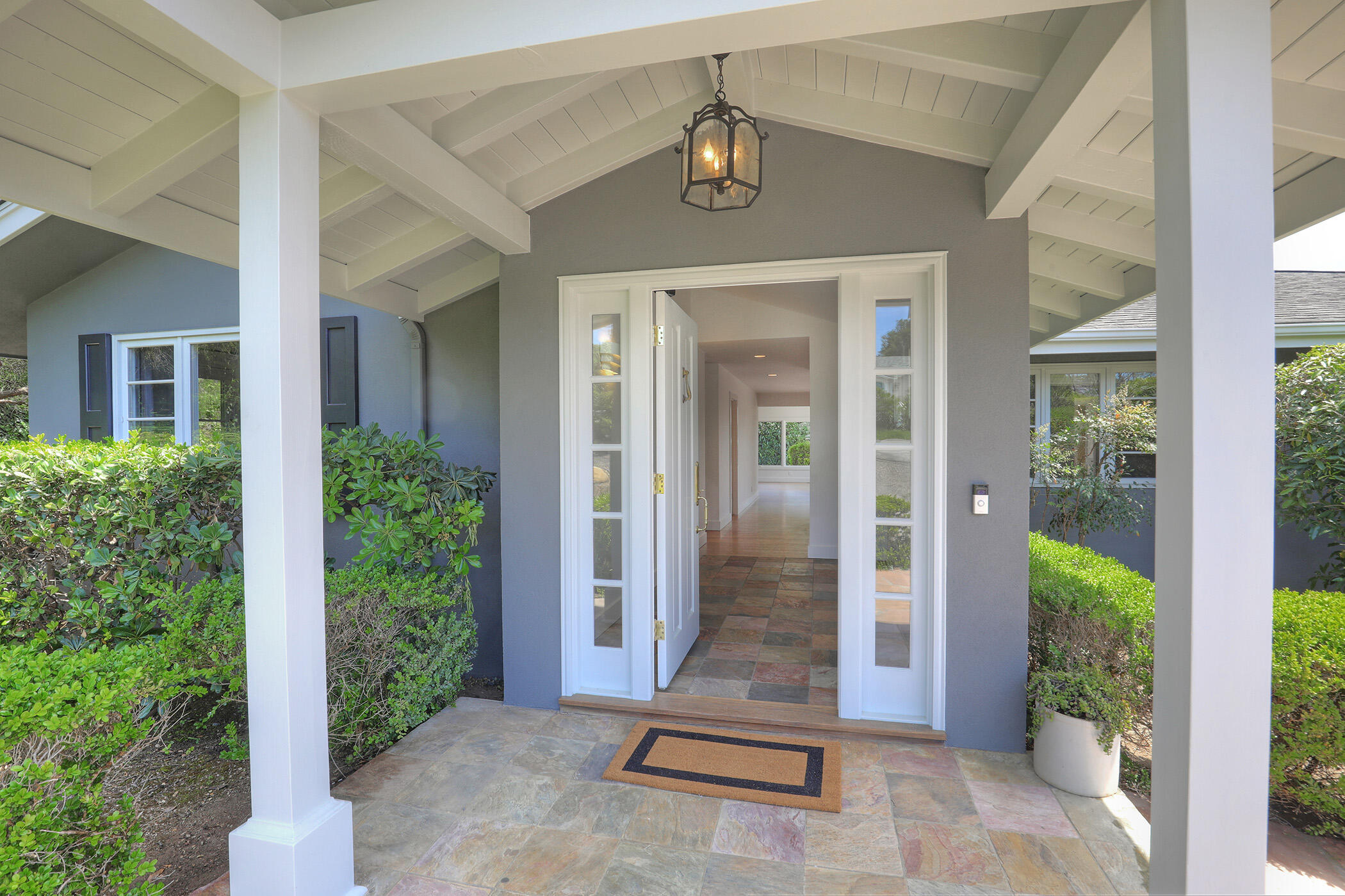 Santa Barbara, California 93103, United States, 3 Bedrooms Bedrooms, ,3 BathroomsBathrooms,Residential,Active,137410