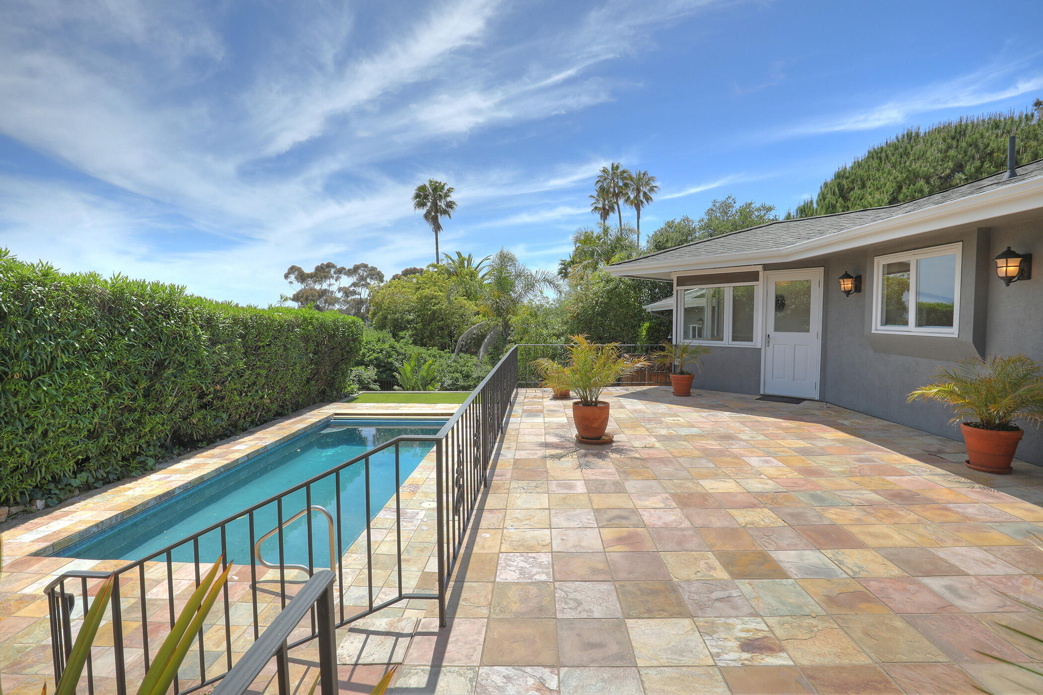 Santa Barbara, California 93103, United States, 3 Bedrooms Bedrooms, ,3 BathroomsBathrooms,Residential,Active,137410