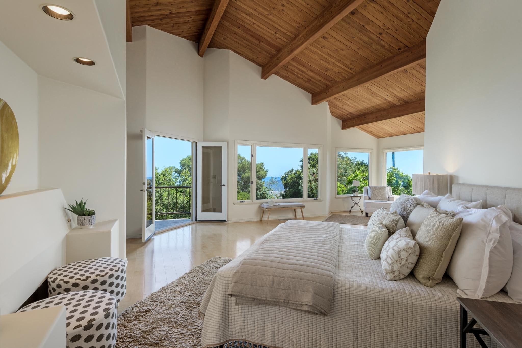 Santa Barbara, California 93103, United States, 4 Bedrooms Bedrooms, ,4 BathroomsBathrooms,Residential,Active,158434