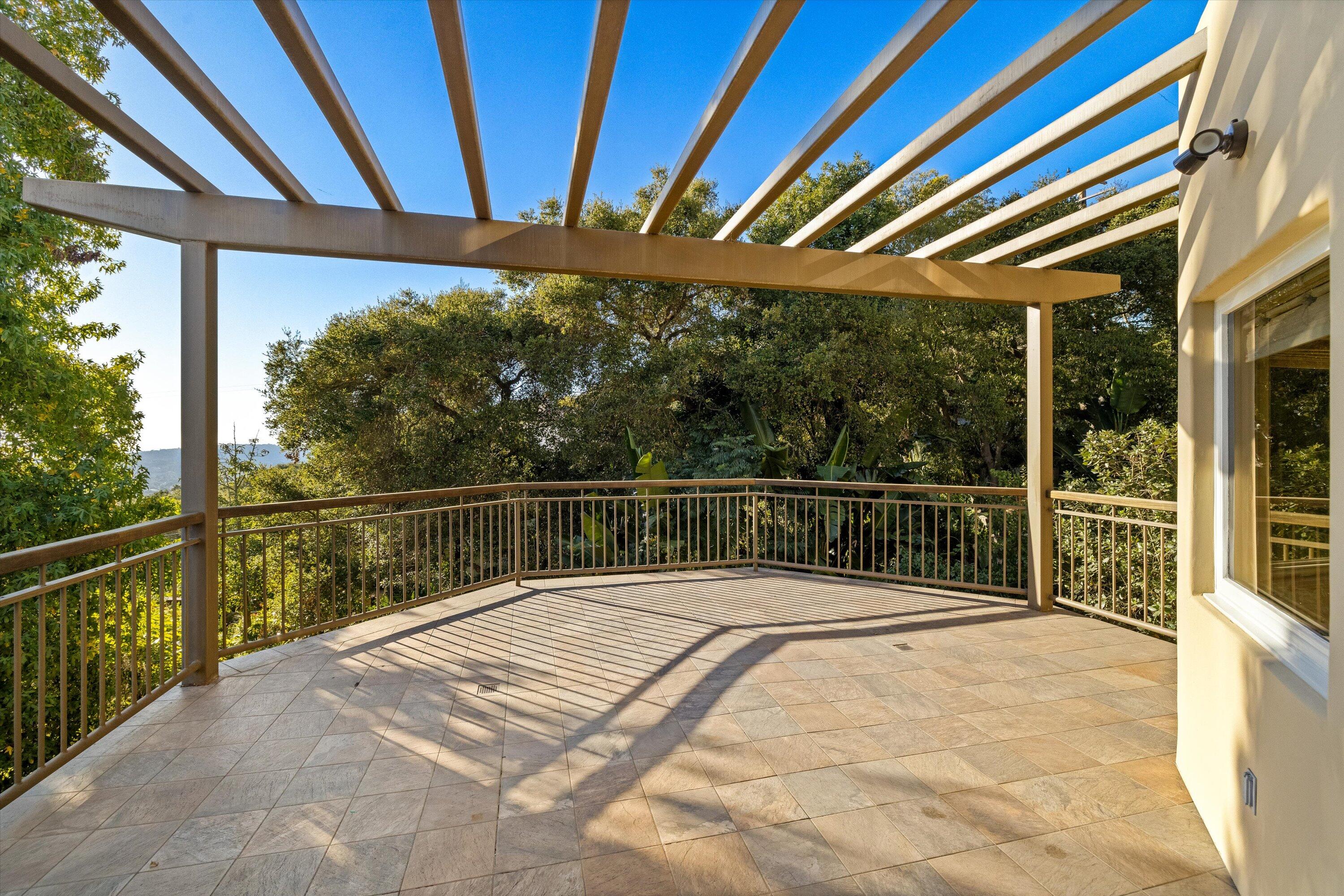 Santa Barbara, California 93103, United States, 4 Bedrooms Bedrooms, ,4 BathroomsBathrooms,Residential,Active,158434