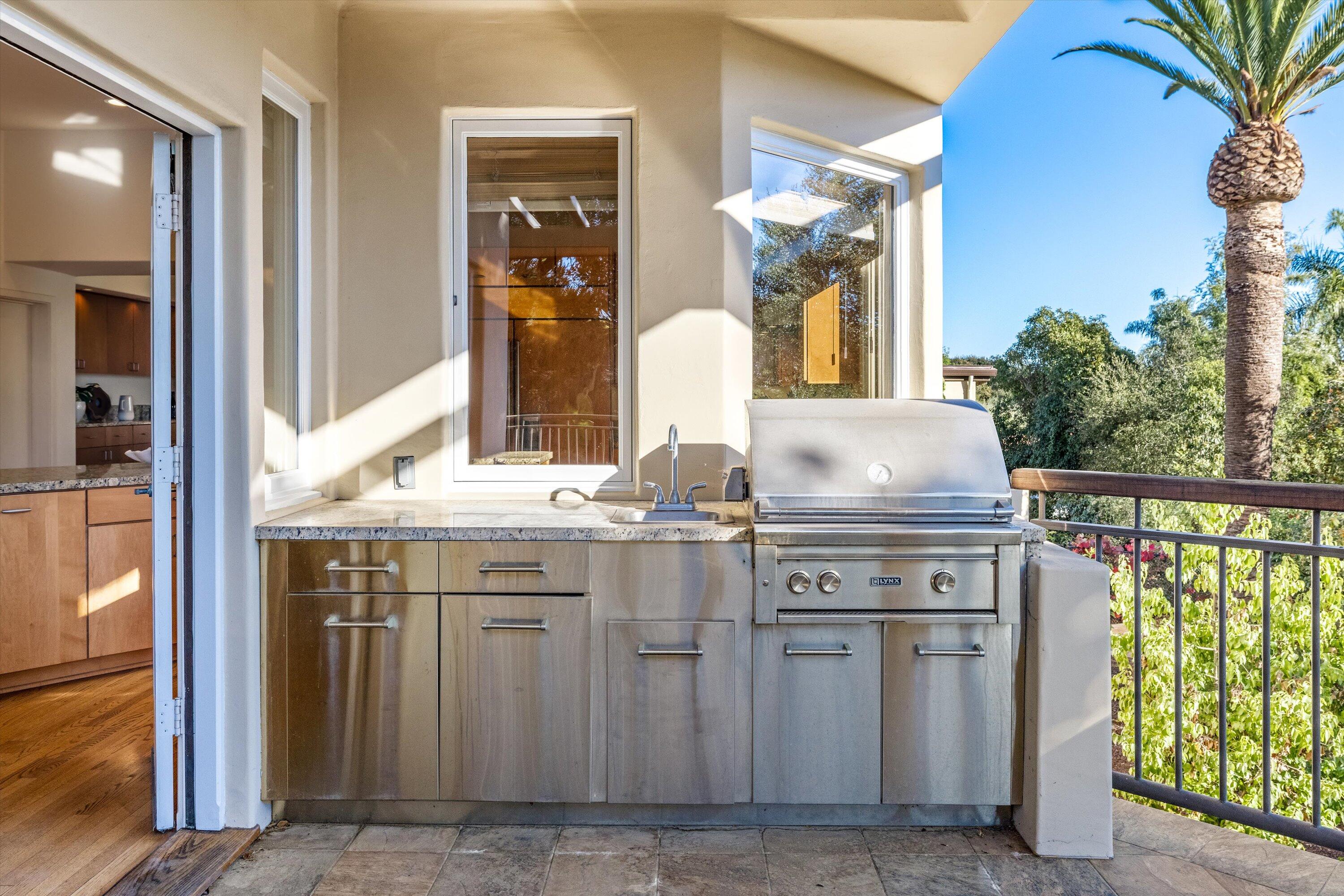 Santa Barbara, California 93103, United States, 4 Bedrooms Bedrooms, ,4 BathroomsBathrooms,Residential,Active,158434