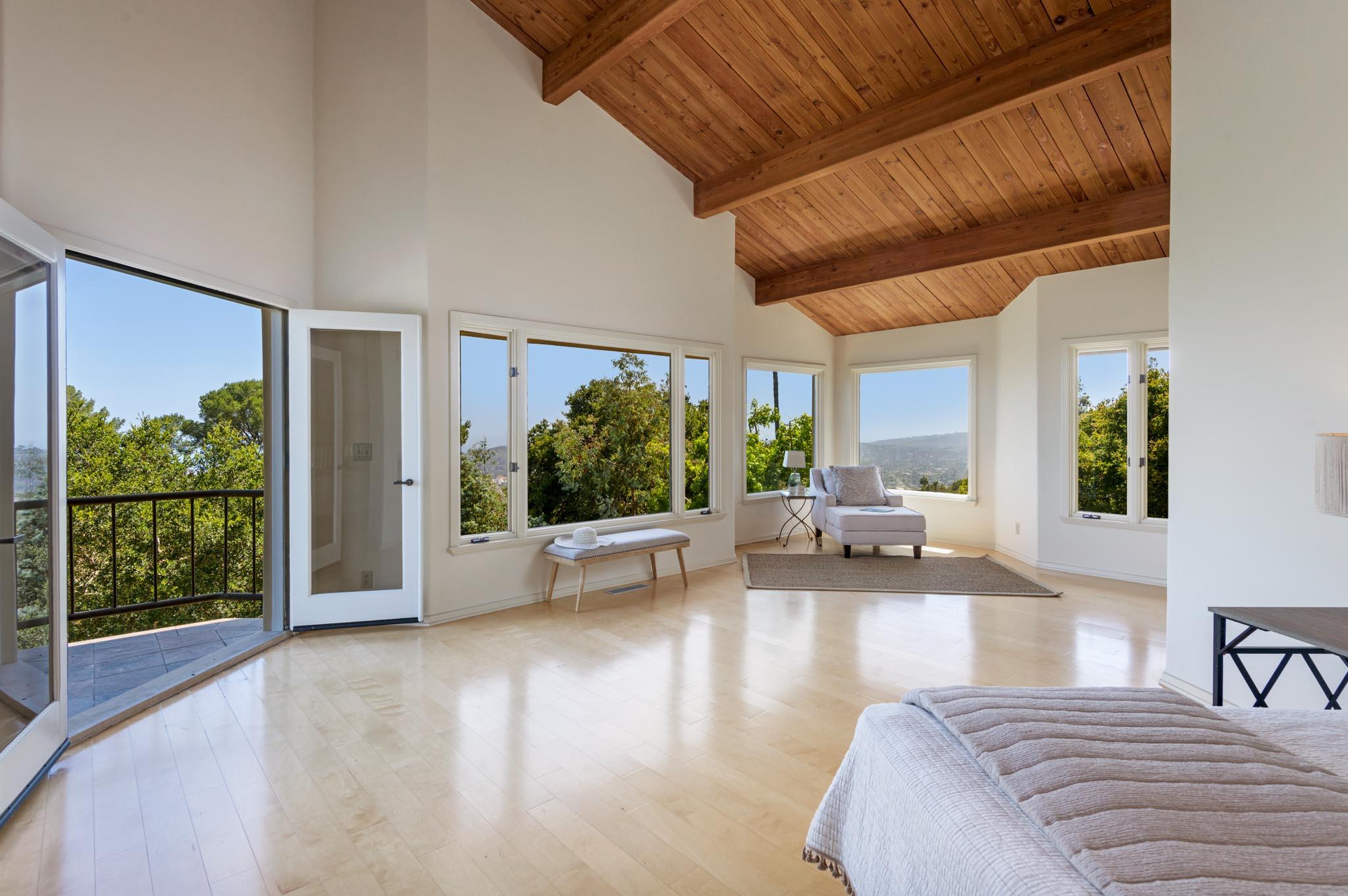 Santa Barbara, California 93103, United States, 4 Bedrooms Bedrooms, ,4 BathroomsBathrooms,Residential,Active,158434