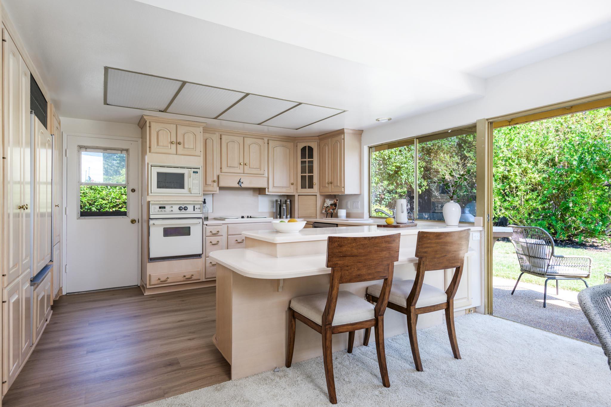 Santa Barbara, California 93111, United States, 4 Bedrooms Bedrooms, ,2 BathroomsBathrooms,Residential,Pending,216464