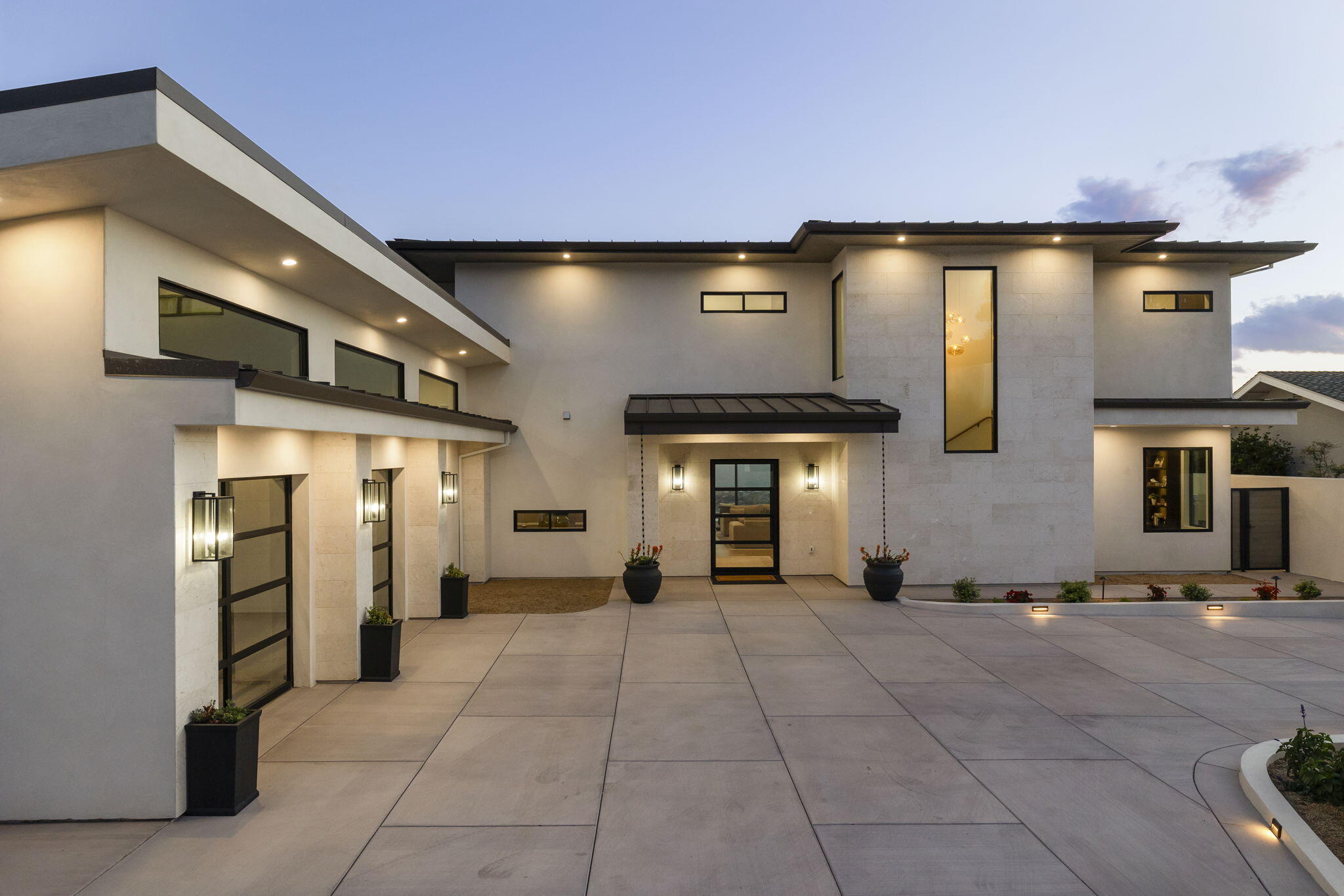 Ventura, California, 93003, United States, 4 Bedrooms Bedrooms, ,5 BathroomsBathrooms,Residential,Active,2041643