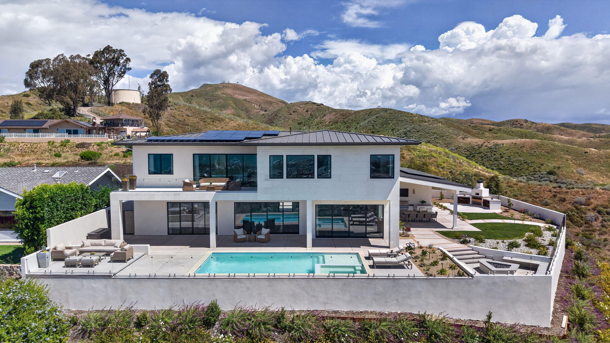 Ventura, California, 93003, United States, 4 Bedrooms Bedrooms, ,5 BathroomsBathrooms,Residential,Active,2041643