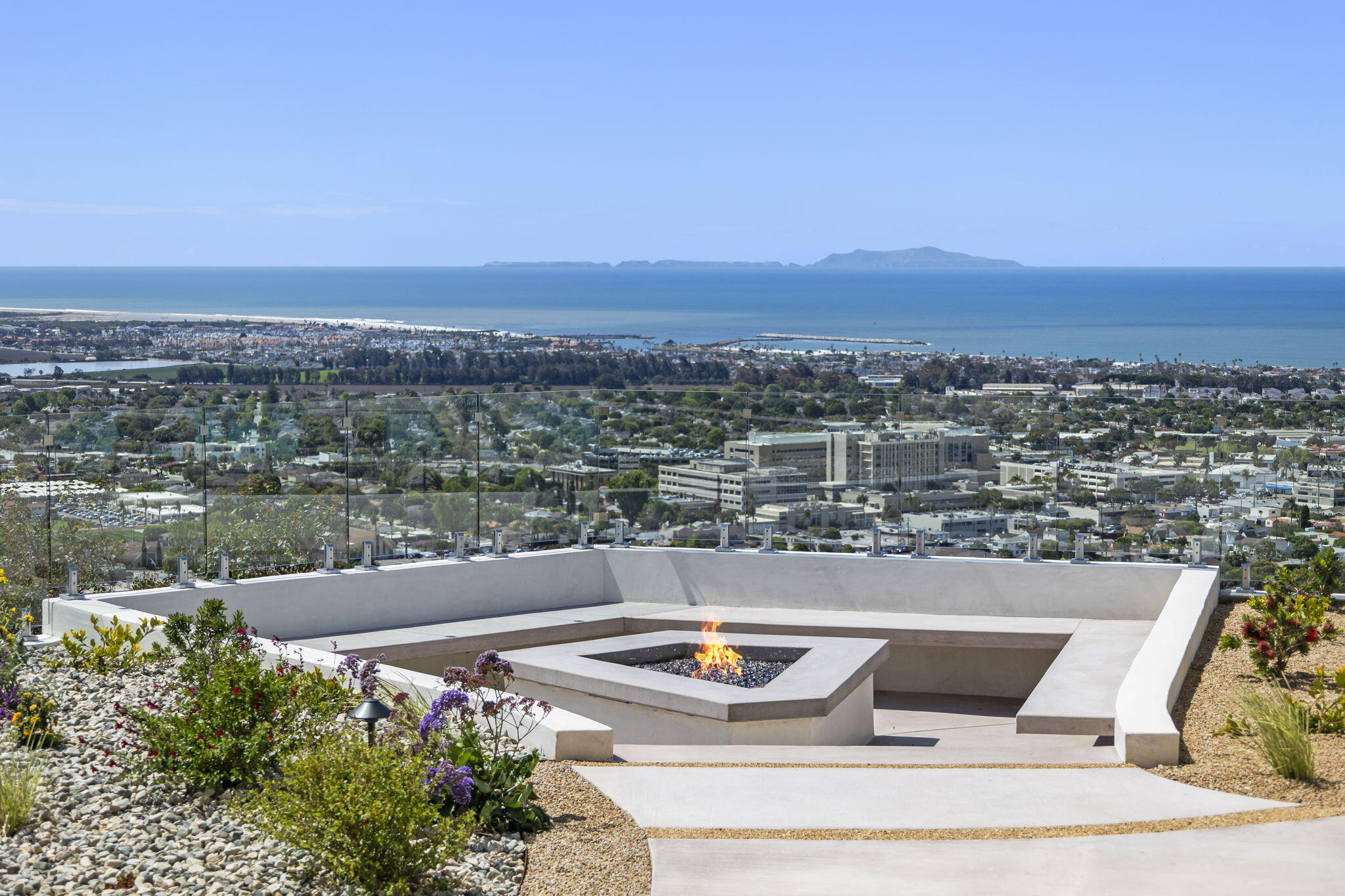 Ventura, California, 93003, United States, 4 Bedrooms Bedrooms, ,5 BathroomsBathrooms,Residential,Active,2041643