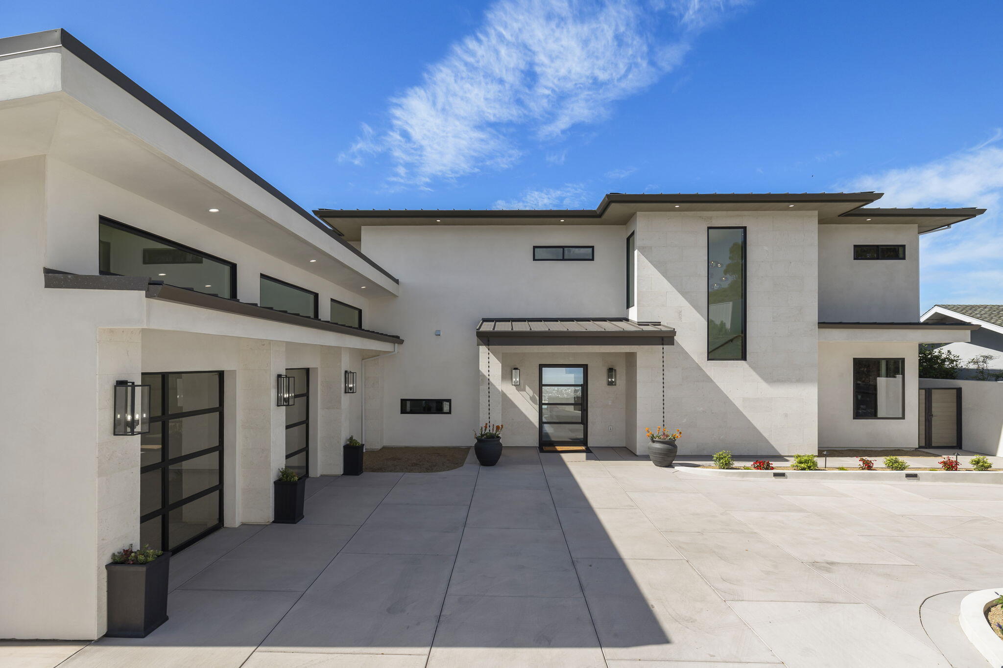 Ventura, California, 93003, United States, 4 Bedrooms Bedrooms, ,5 BathroomsBathrooms,Residential,Active,2041643