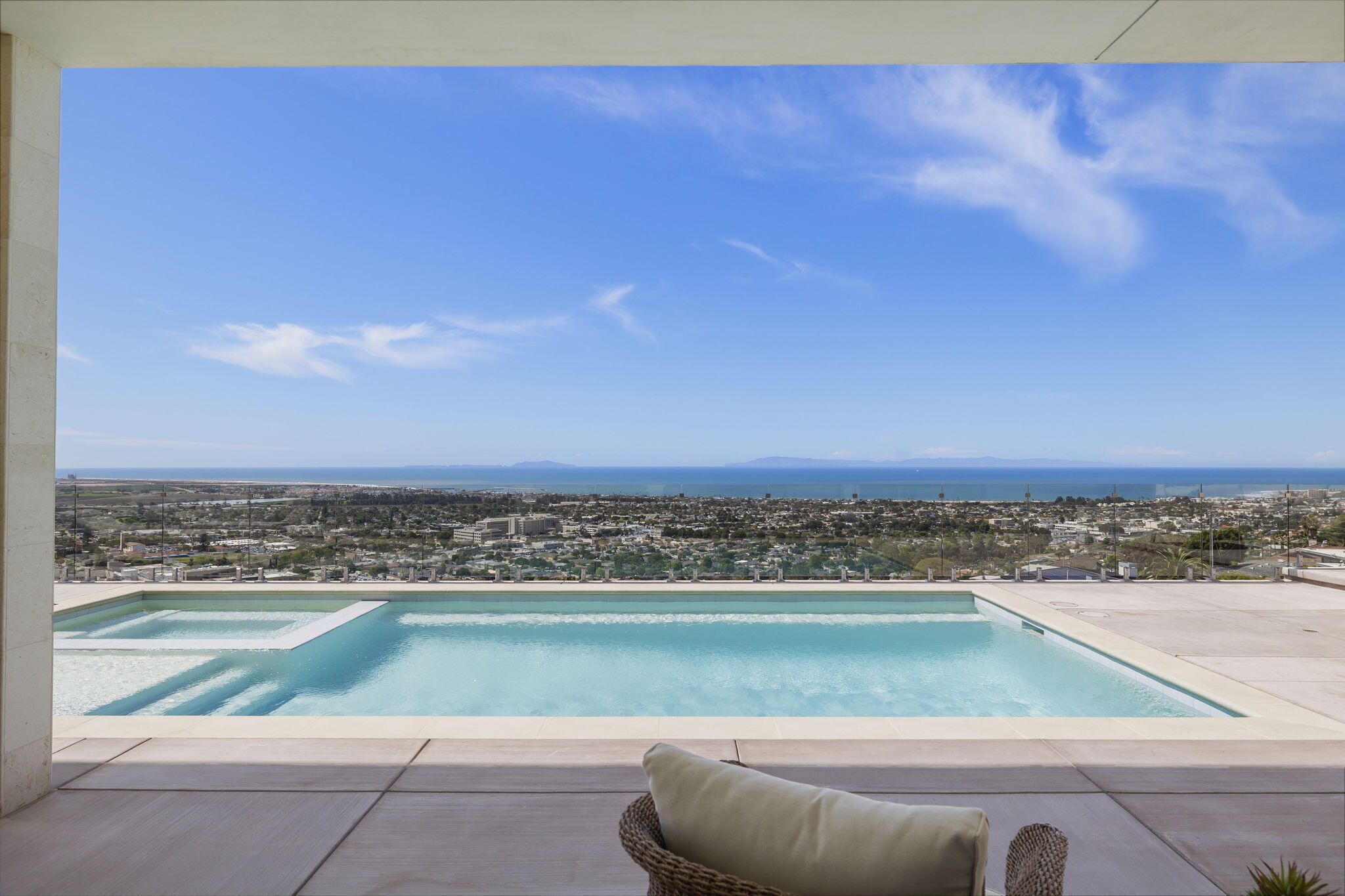Ventura, California, 93003, United States, 4 Bedrooms Bedrooms, ,5 BathroomsBathrooms,Residential,Active,2041643