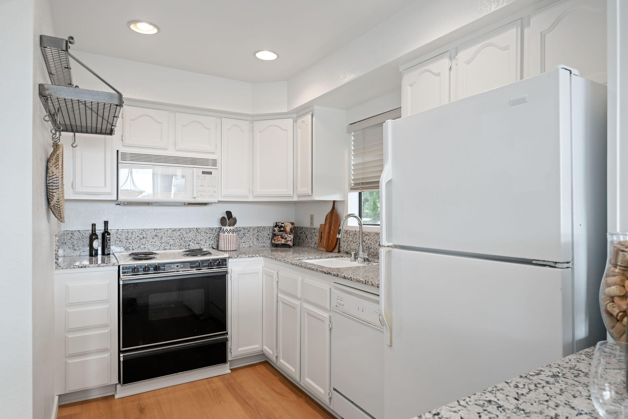 Carpinteria, California 93013, United States, 2 Bedrooms Bedrooms, ,2 BathroomsBathrooms,Residential,Active,6209