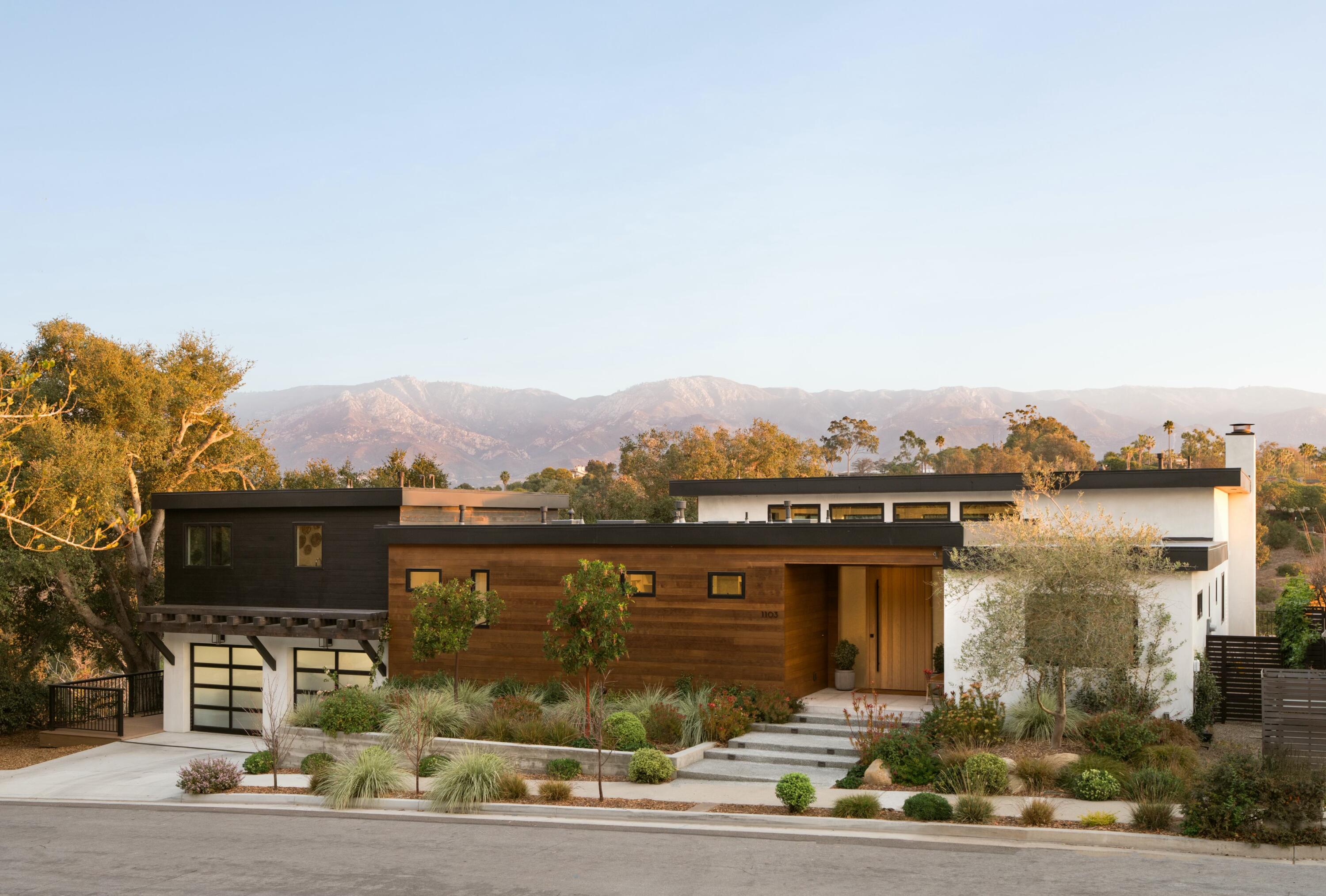 Santa Barbara, California 93109, United States, 4 Bedrooms Bedrooms, ,4 BathroomsBathrooms,Residential,Active,17148