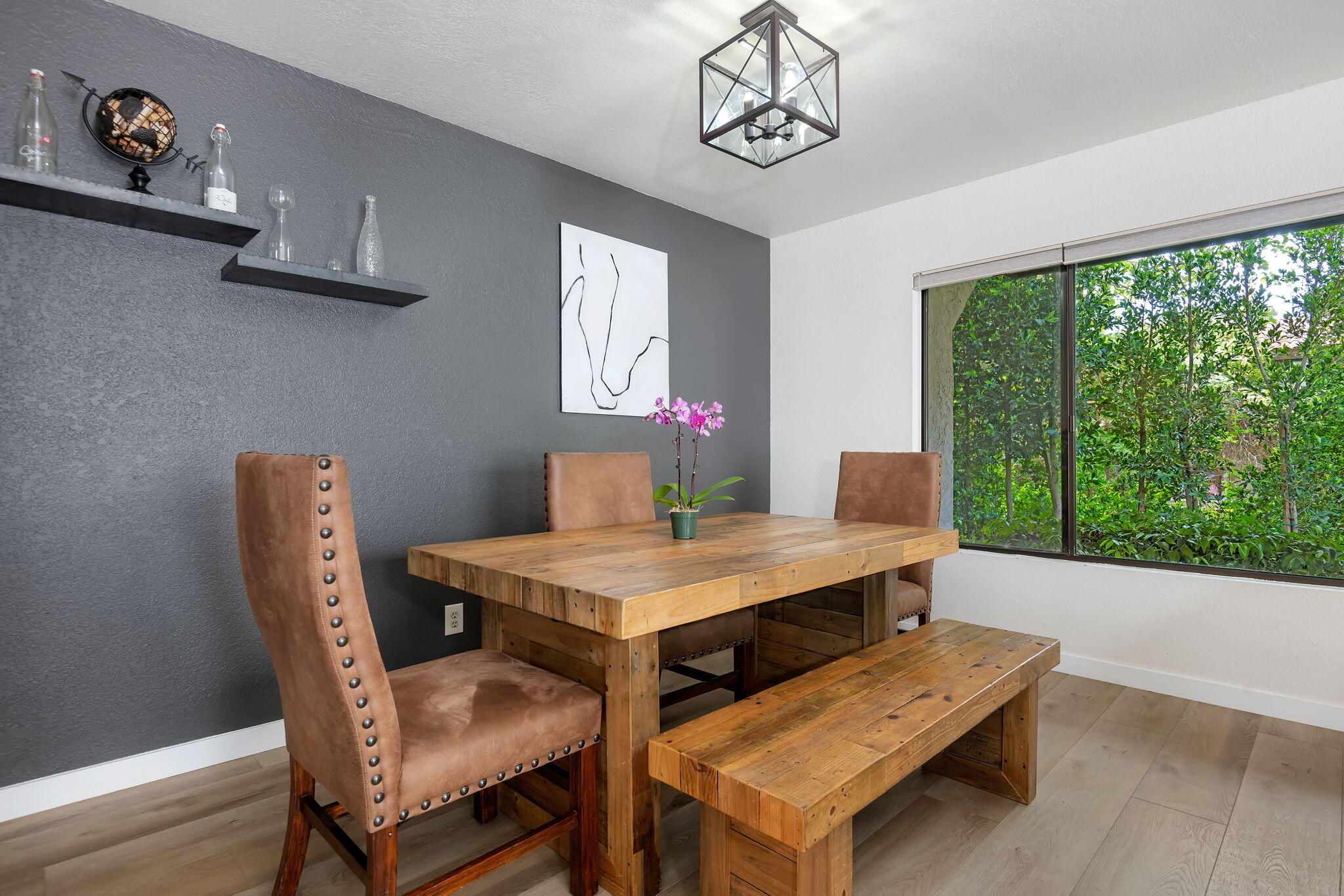 Santa Barbara, California 93105, United States, 3 Bedrooms Bedrooms, ,3 BathroomsBathrooms,Residential,Active,108895