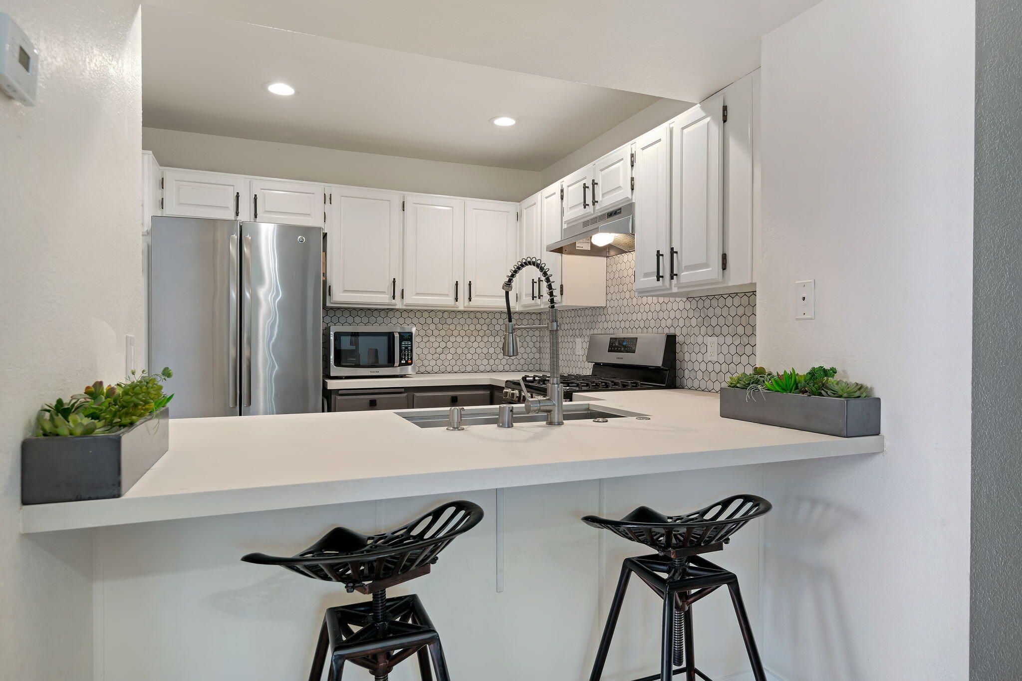 Santa Barbara, California 93105, United States, 3 Bedrooms Bedrooms, ,3 BathroomsBathrooms,Residential,Active,108895