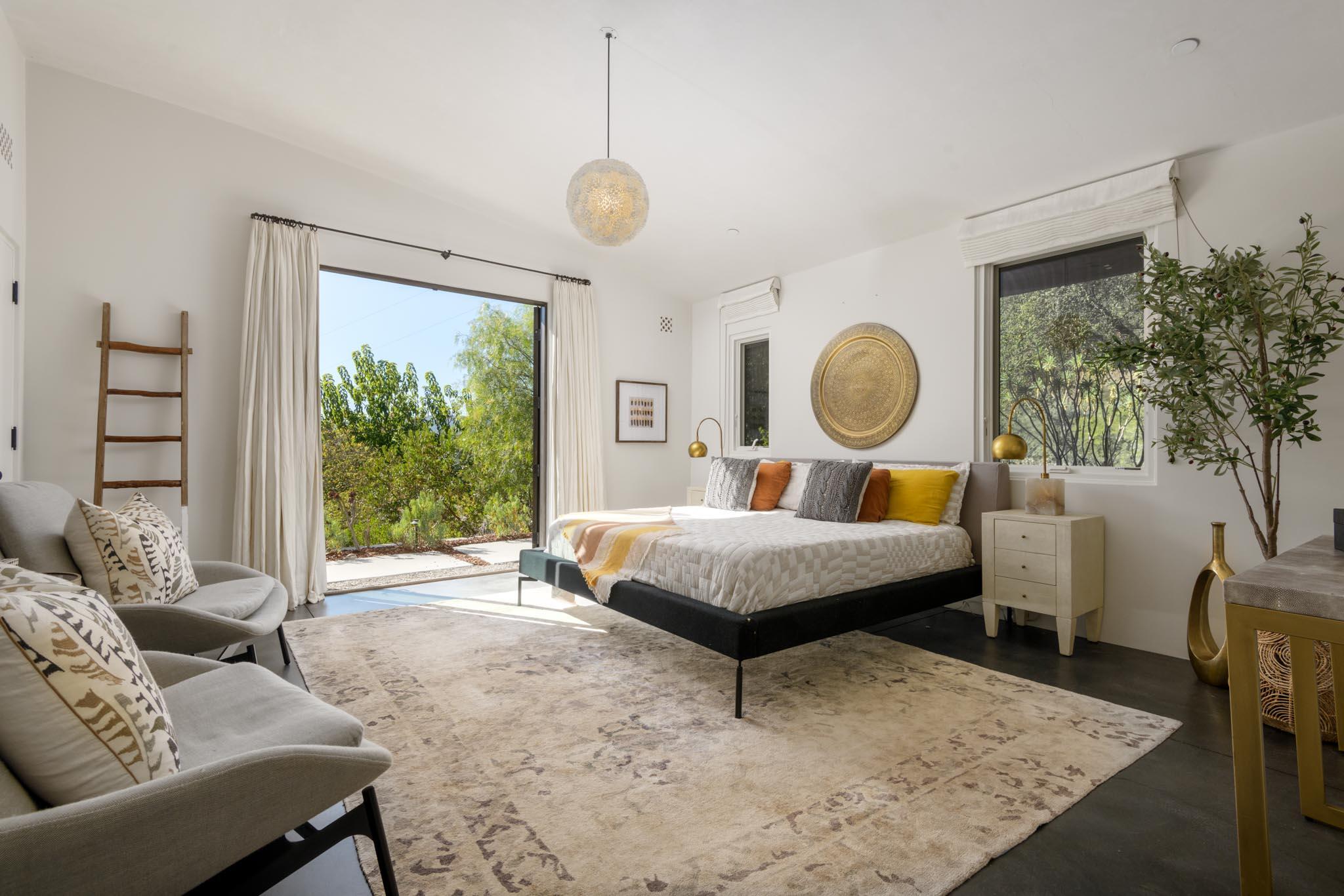 Montecito, California 93108, United States, 4 Bedrooms Bedrooms, ,5 BathroomsBathrooms,Residential,Pending,18929