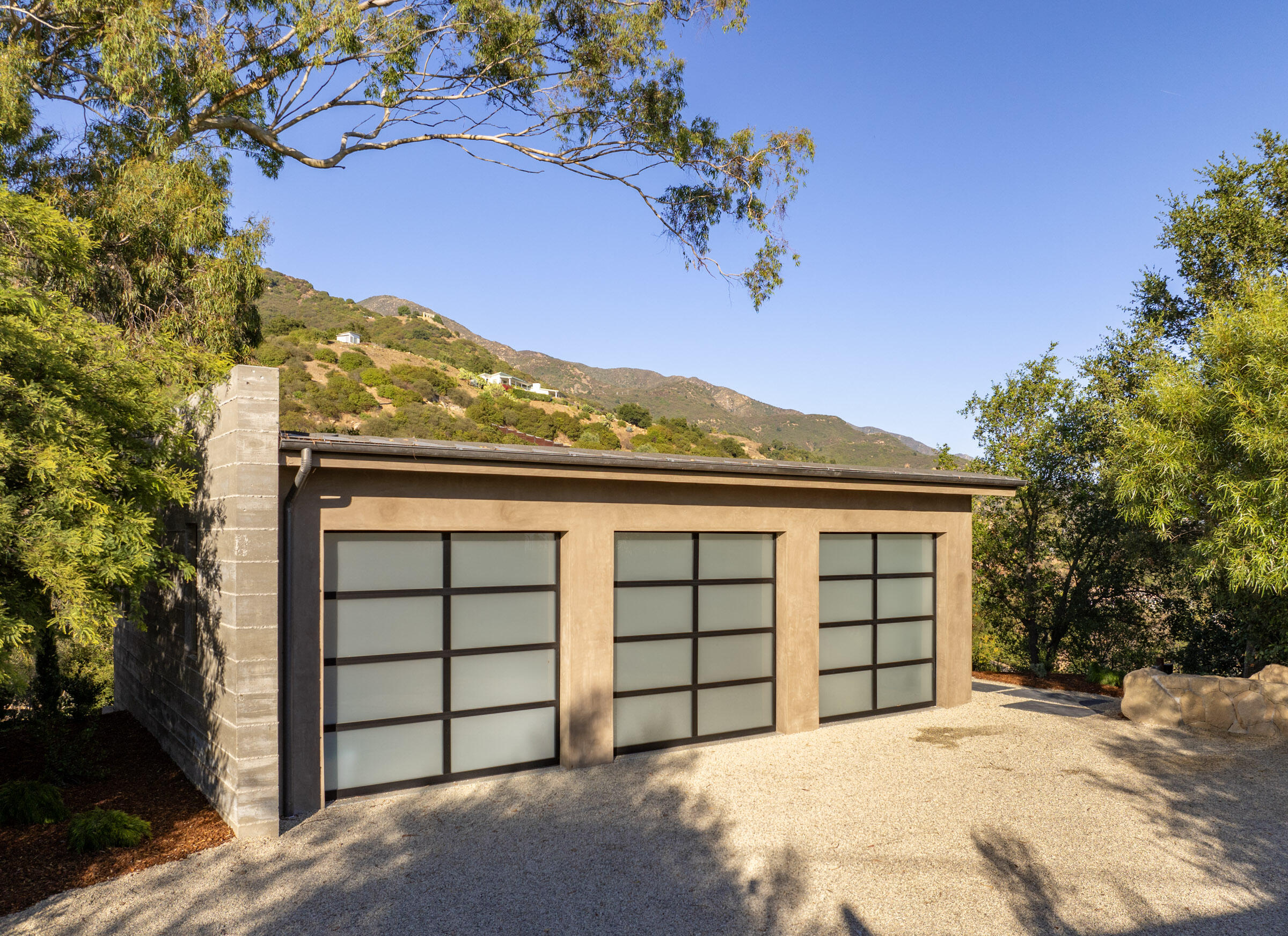 Montecito, California 93108, United States, 4 Bedrooms Bedrooms, ,5 BathroomsBathrooms,Residential,Pending,18929