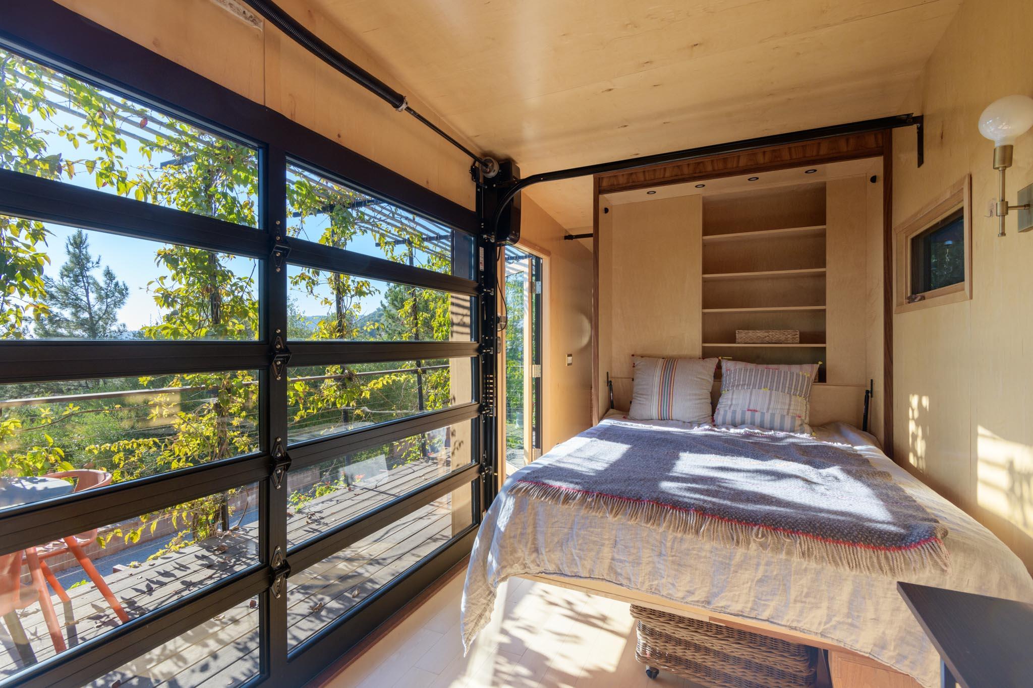 Montecito, California 93108, United States, 4 Bedrooms Bedrooms, ,5 BathroomsBathrooms,Residential,Pending,18929