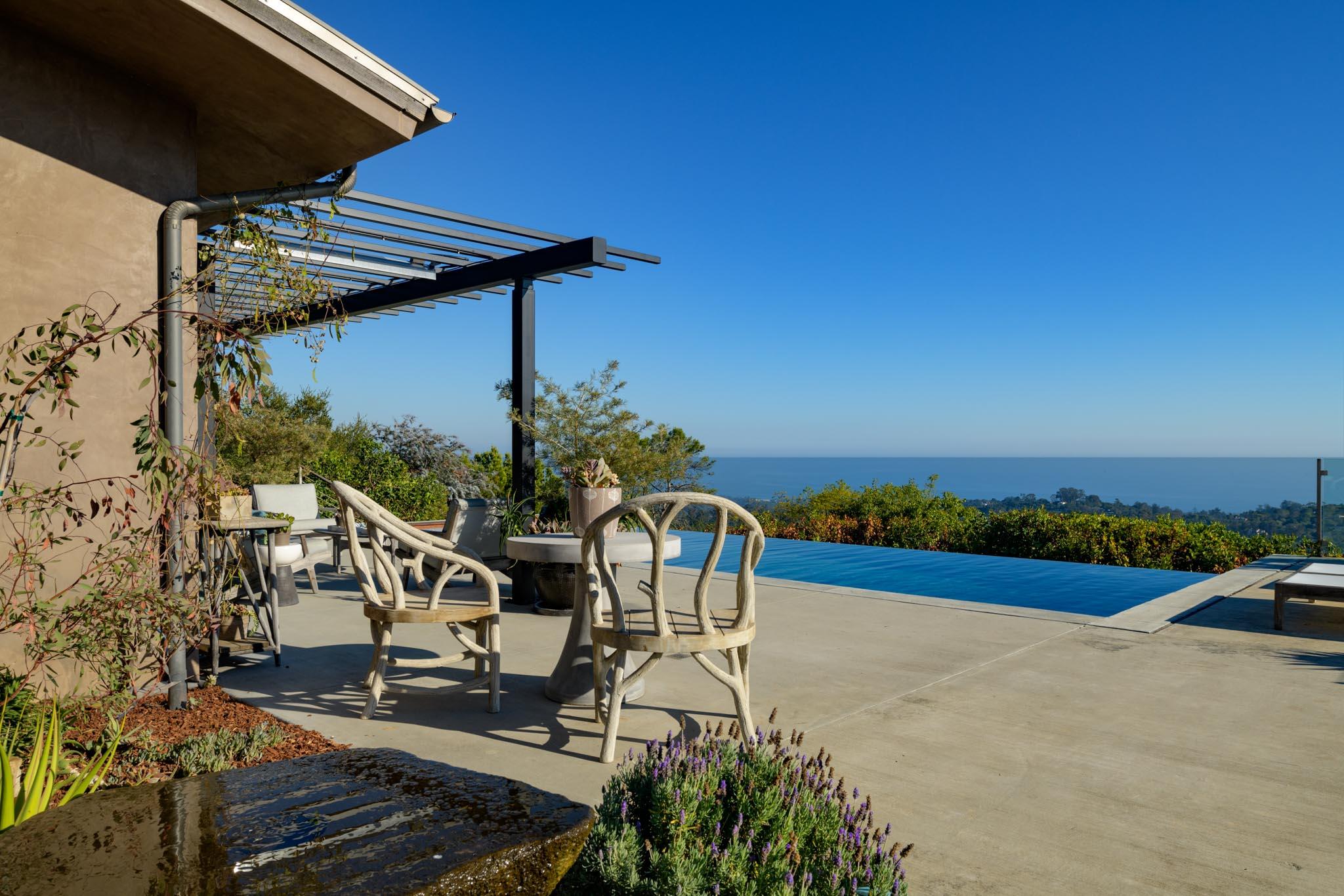 Montecito, California 93108, United States, 4 Bedrooms Bedrooms, ,5 BathroomsBathrooms,Residential,Pending,18929