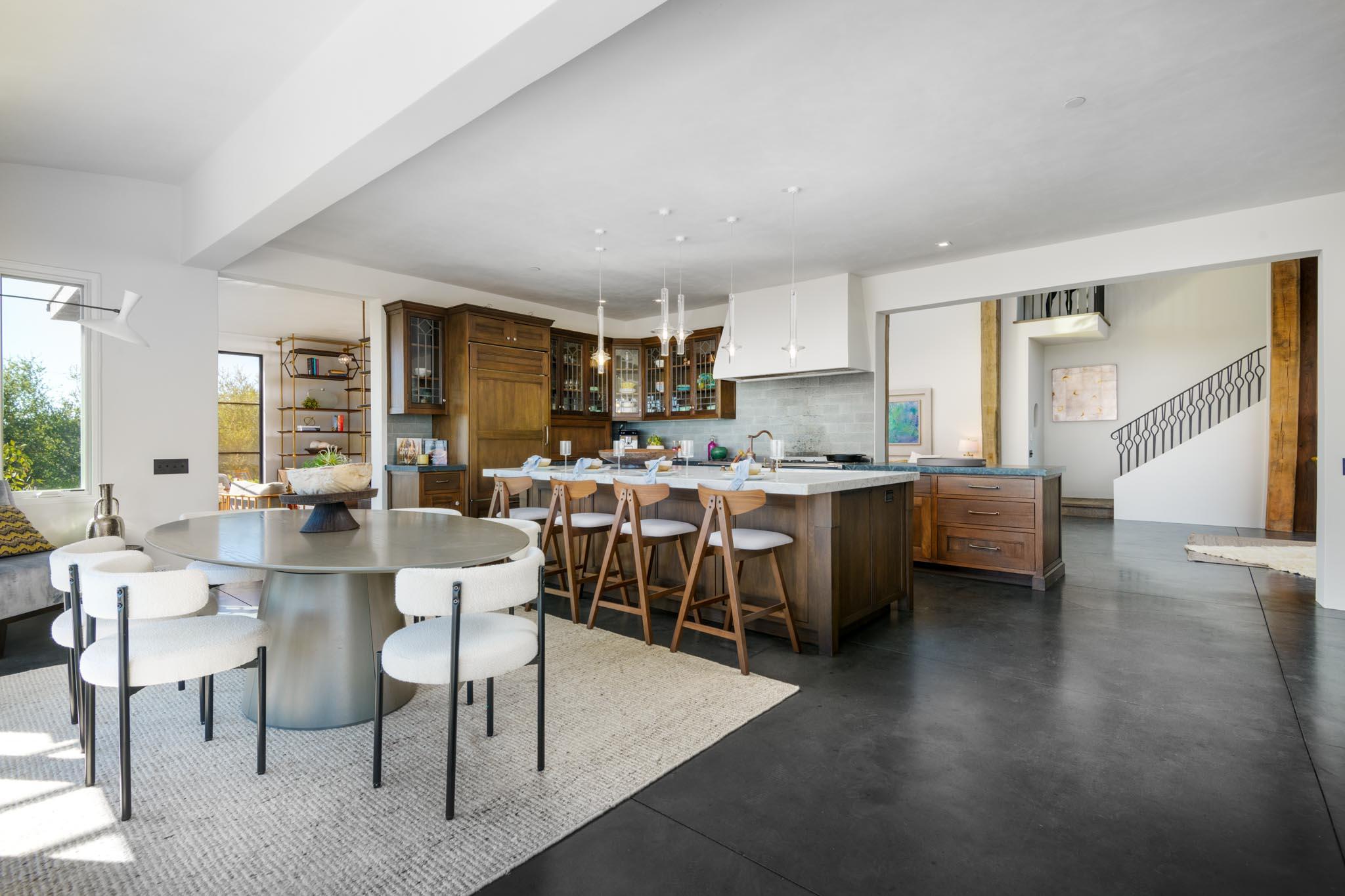 Montecito, California 93108, United States, 4 Bedrooms Bedrooms, ,5 BathroomsBathrooms,Residential,Pending,18929