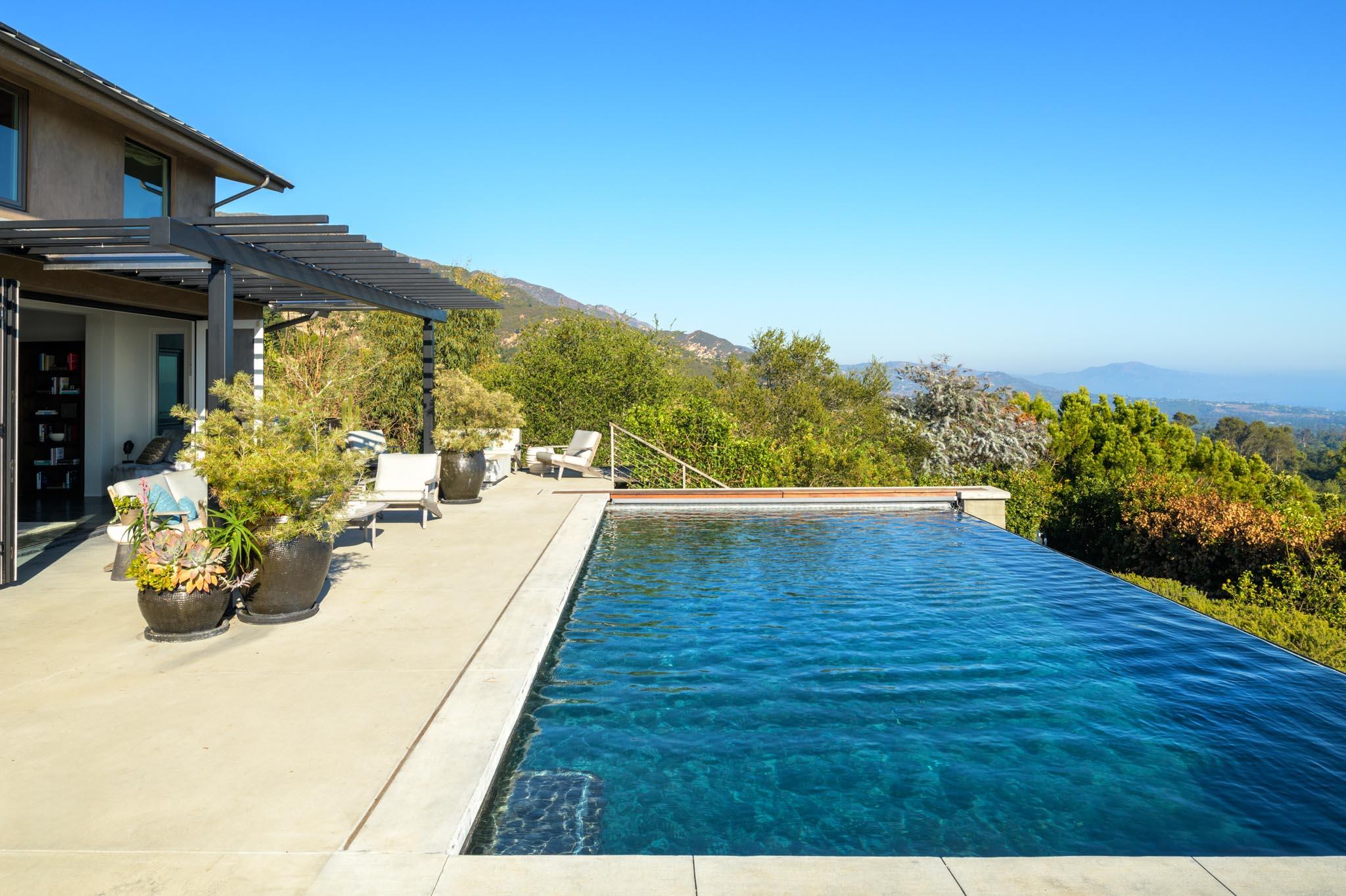 Montecito, California 93108, United States, 4 Bedrooms Bedrooms, ,5 BathroomsBathrooms,Residential,Pending,18929