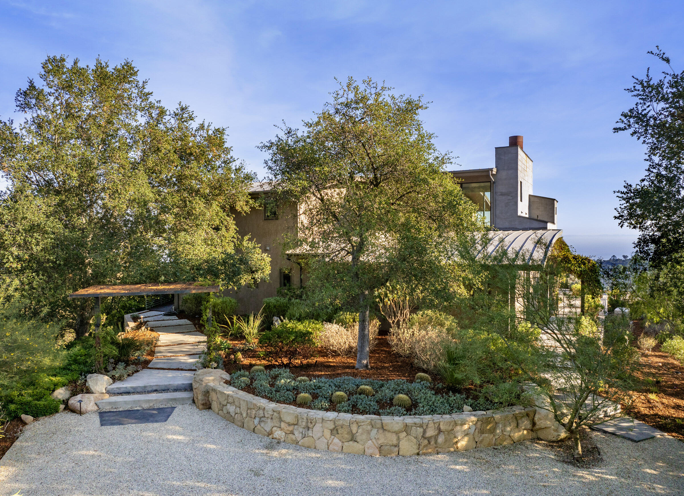 Montecito, California 93108, United States, 4 Bedrooms Bedrooms, ,5 BathroomsBathrooms,Residential,Pending,18929