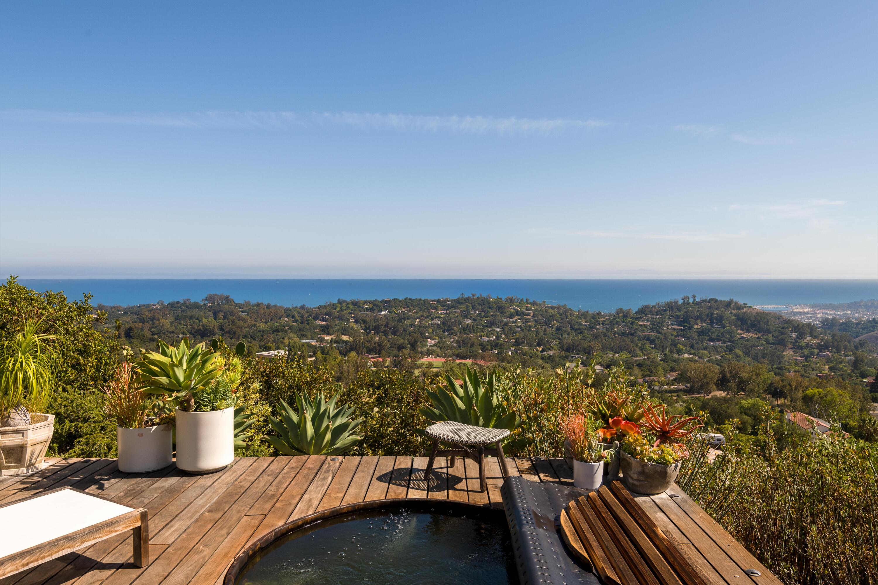 Montecito, California 93108, United States, 4 Bedrooms Bedrooms, ,5 BathroomsBathrooms,Residential,Pending,18929