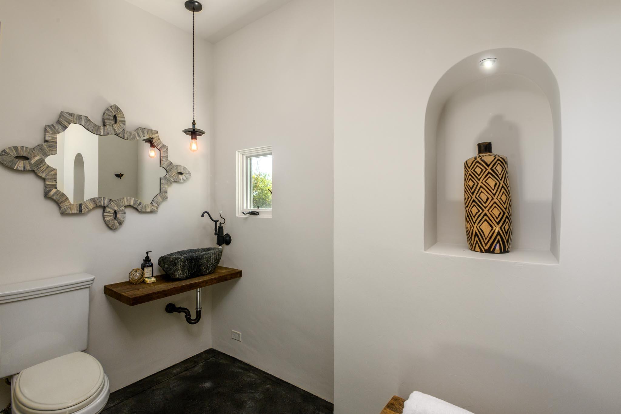 Montecito, California 93108, United States, 4 Bedrooms Bedrooms, ,5 BathroomsBathrooms,Residential,Pending,18929