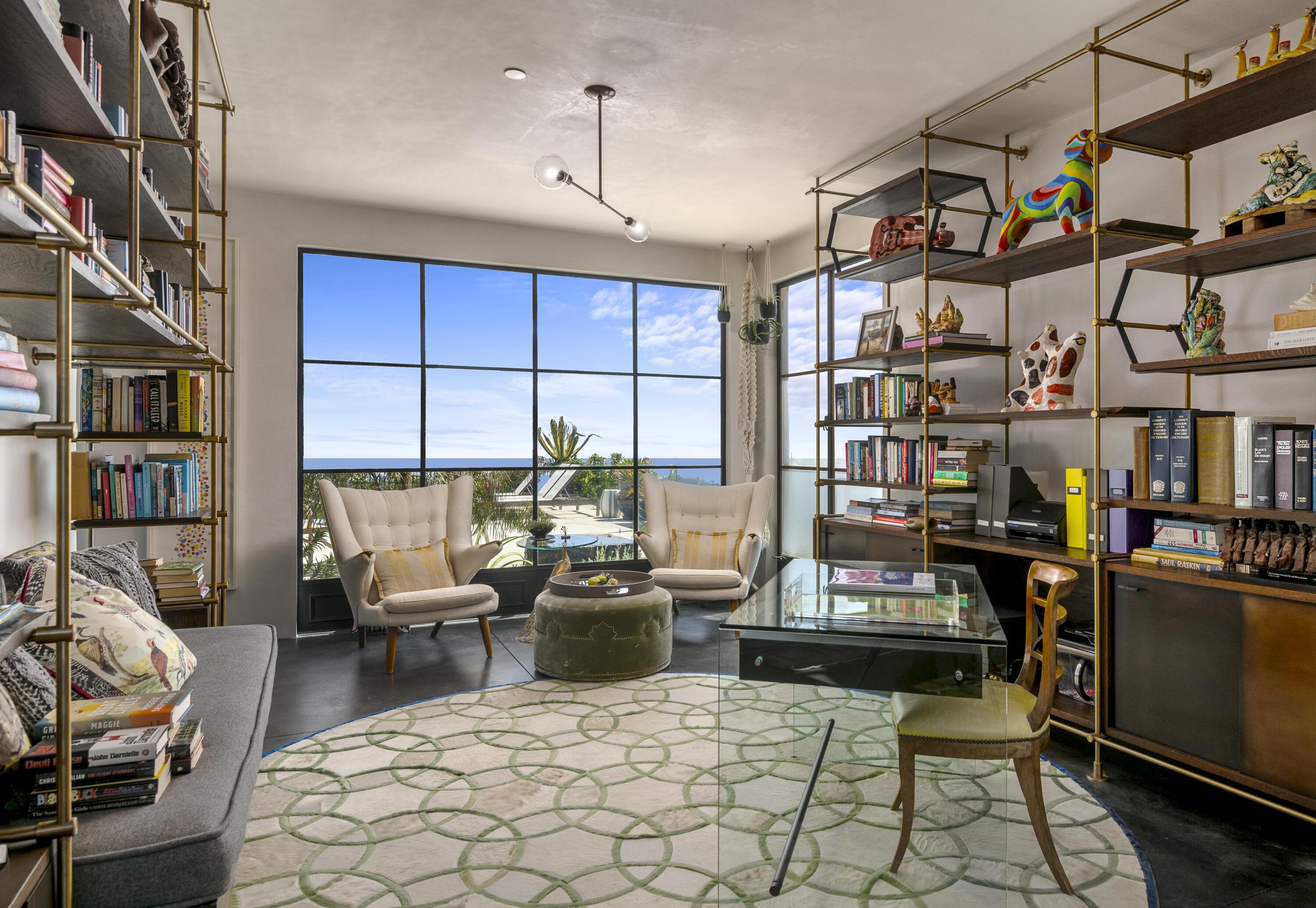 Montecito, California 93108, United States, 4 Bedrooms Bedrooms, ,5 BathroomsBathrooms,Residential,Pending,18929