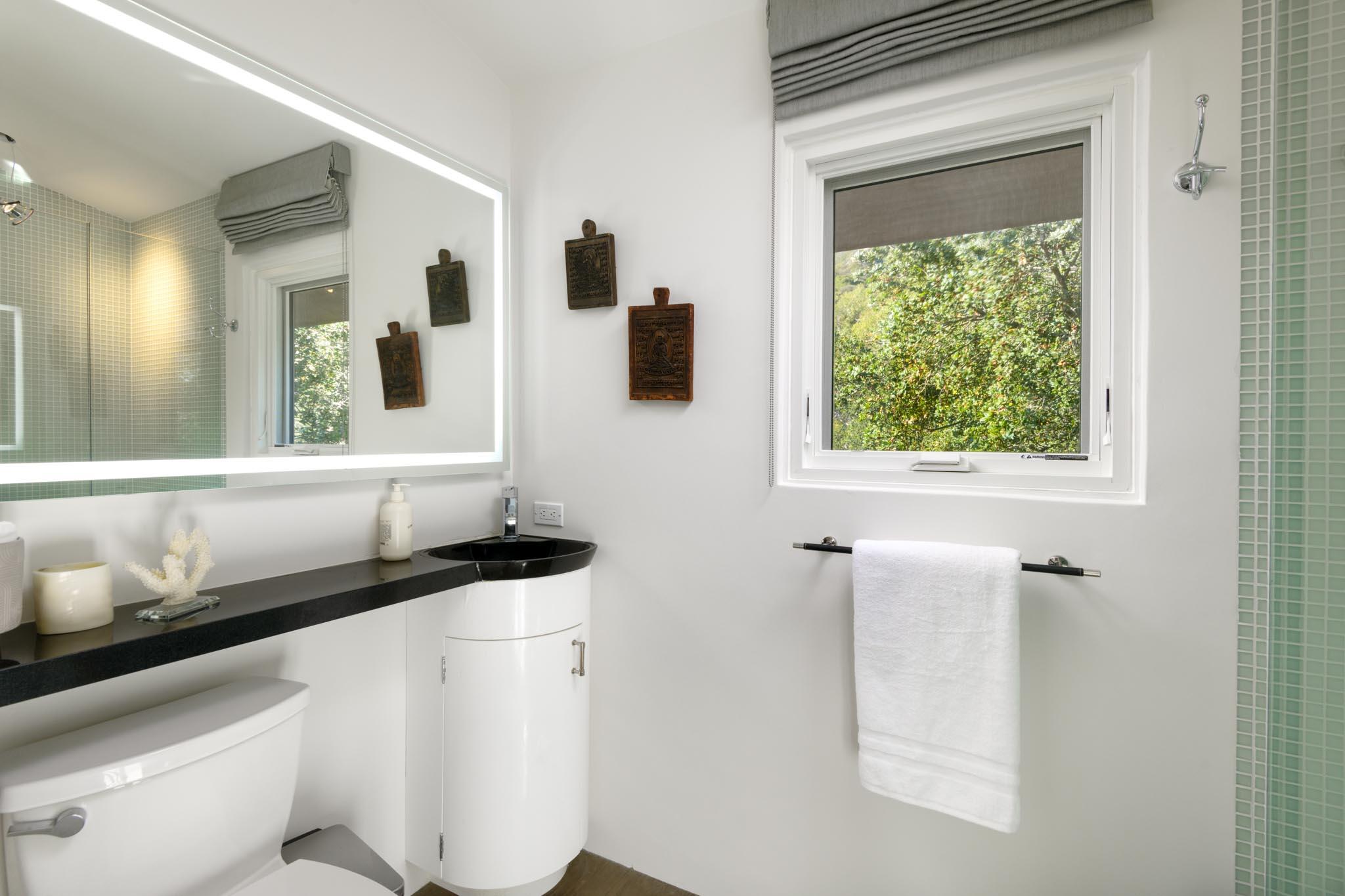 Montecito, California 93108, United States, 4 Bedrooms Bedrooms, ,5 BathroomsBathrooms,Residential,Pending,18929