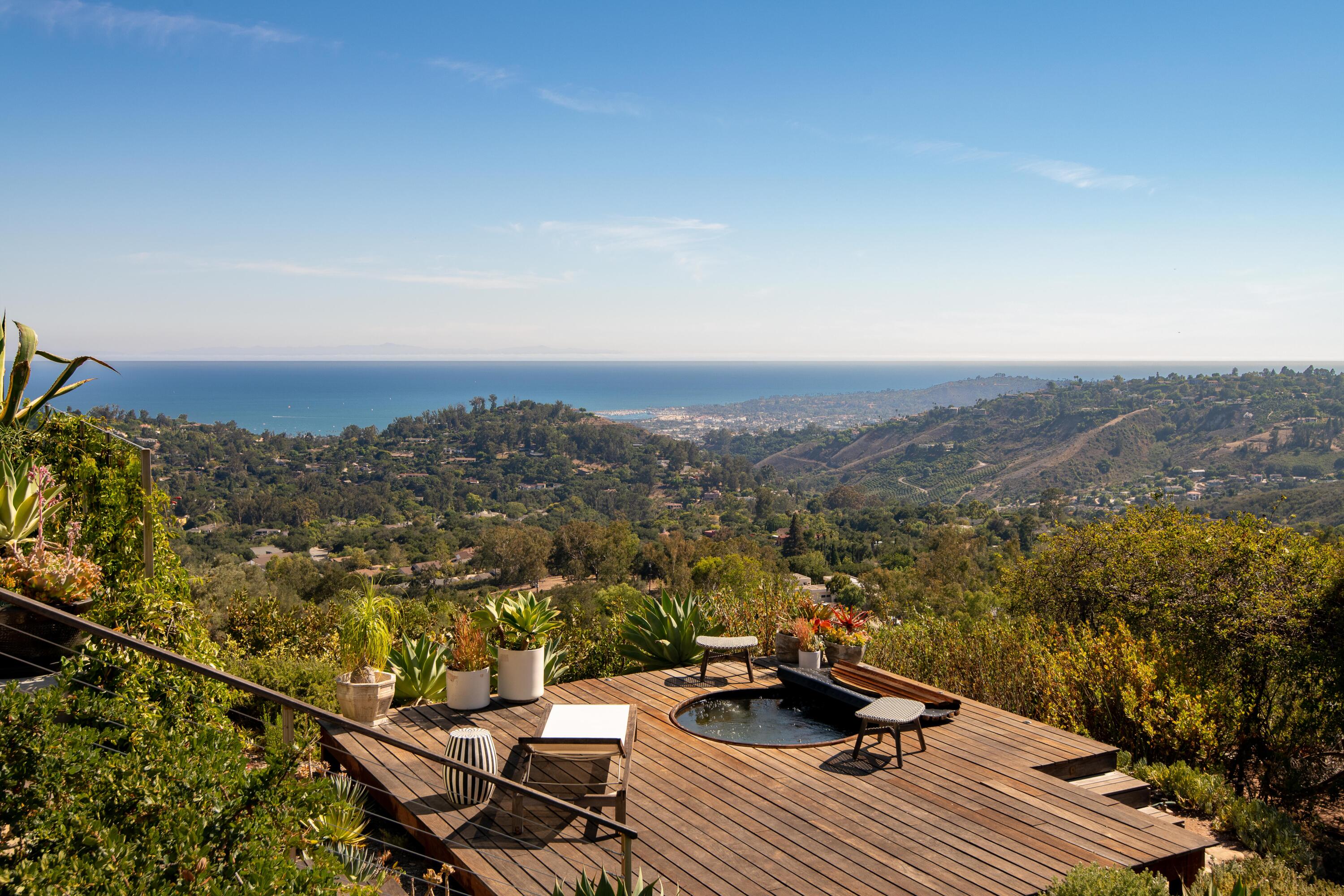 Montecito, California 93108, United States, 4 Bedrooms Bedrooms, ,5 BathroomsBathrooms,Residential,Pending,18929