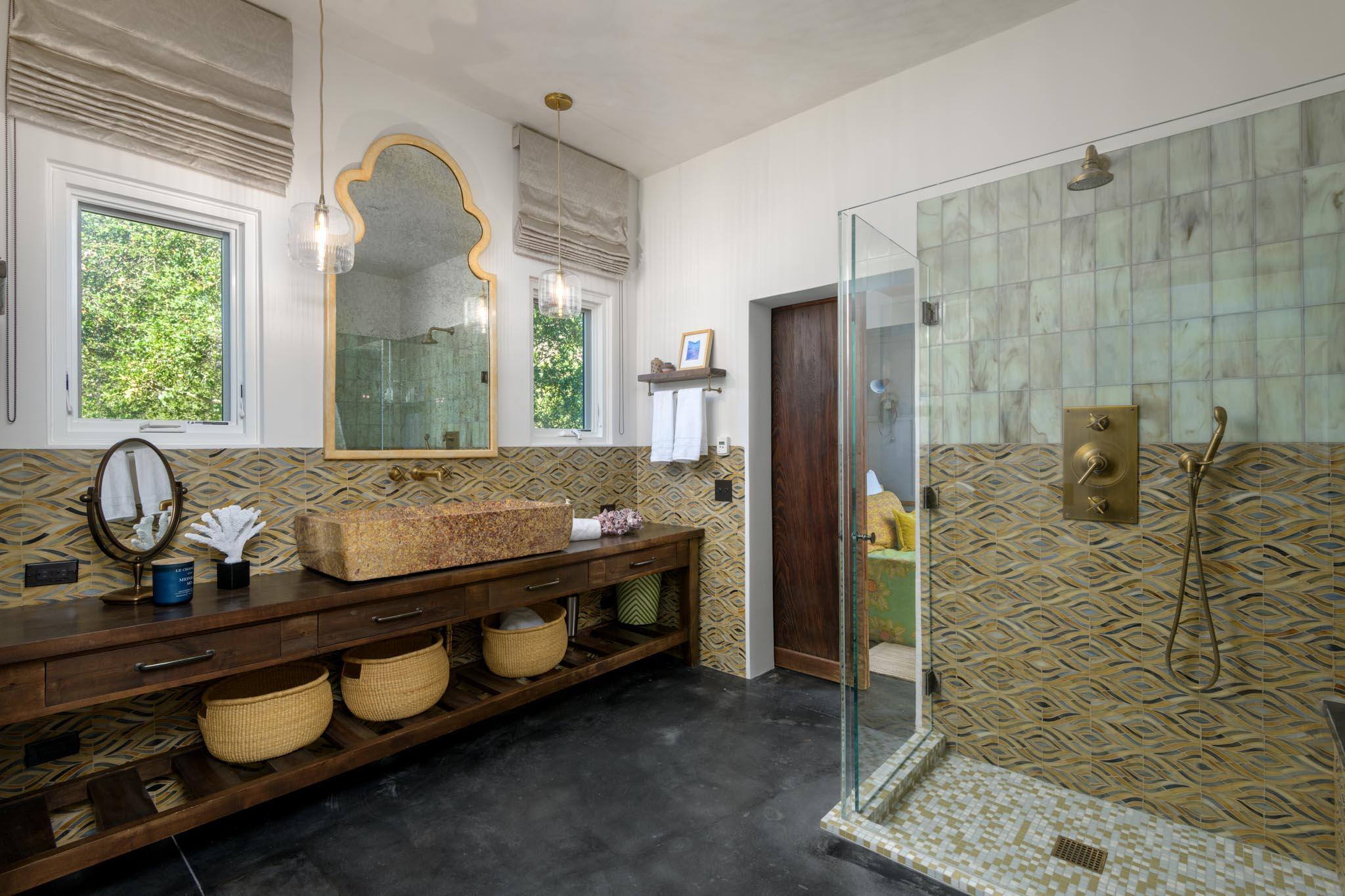 Montecito, California 93108, United States, 4 Bedrooms Bedrooms, ,5 BathroomsBathrooms,Residential,Pending,18929