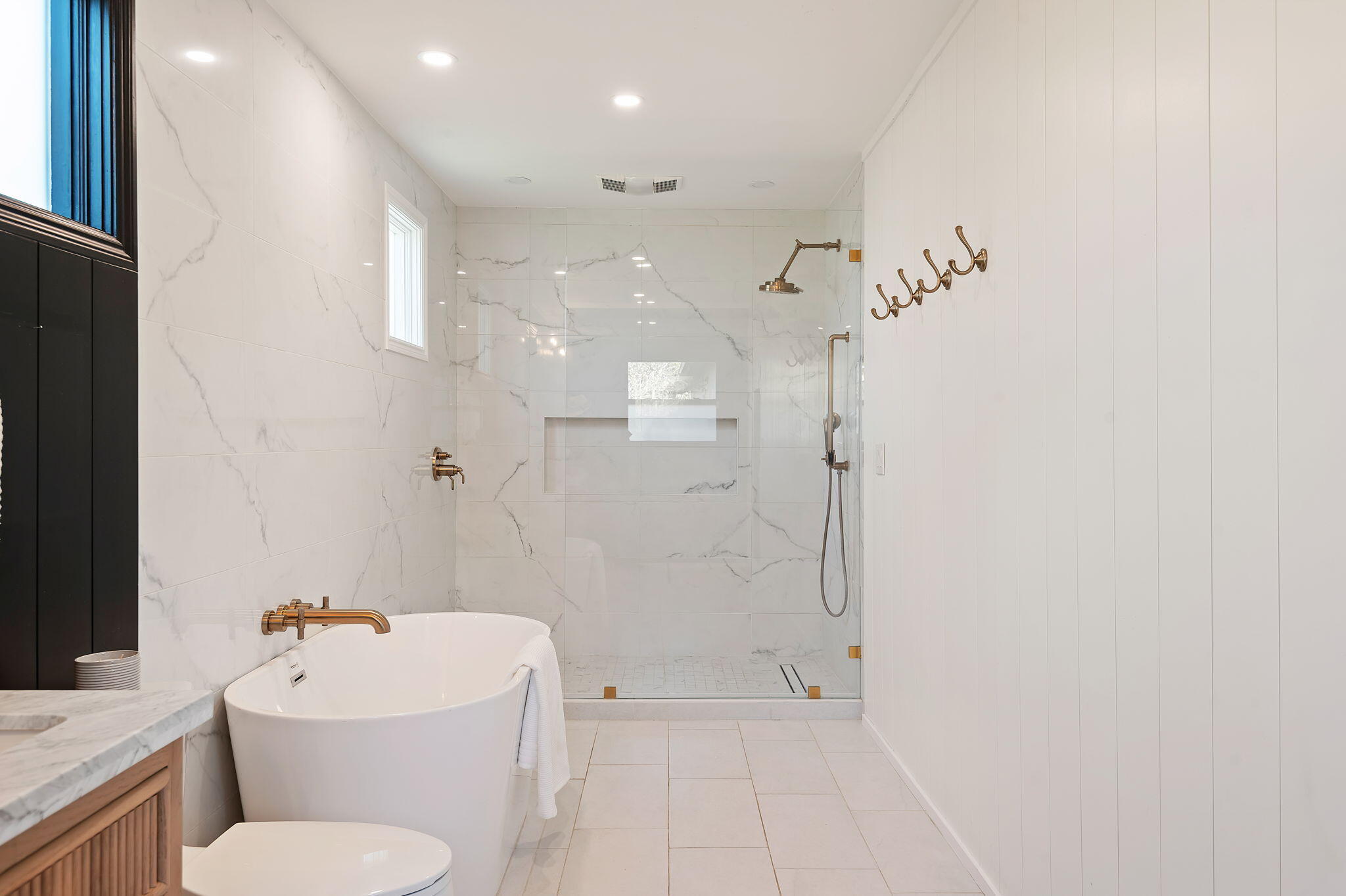 Santa Barbara, California 93108, United States, 3 Bedrooms Bedrooms, ,2 BathroomsBathrooms,Residential,Pending,13521