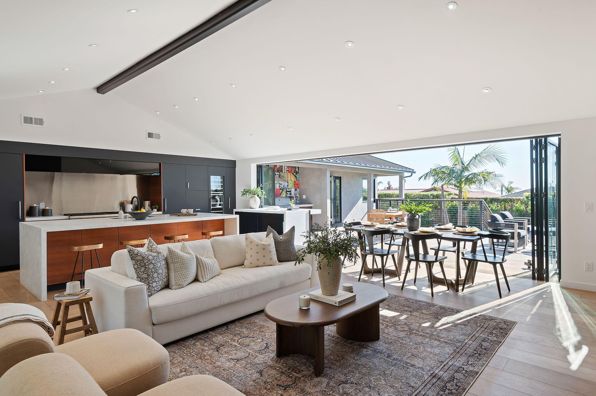 Santa Barbara, California 93108, United States, 3 Bedrooms Bedrooms, ,2 BathroomsBathrooms,Residential,Pending,13521