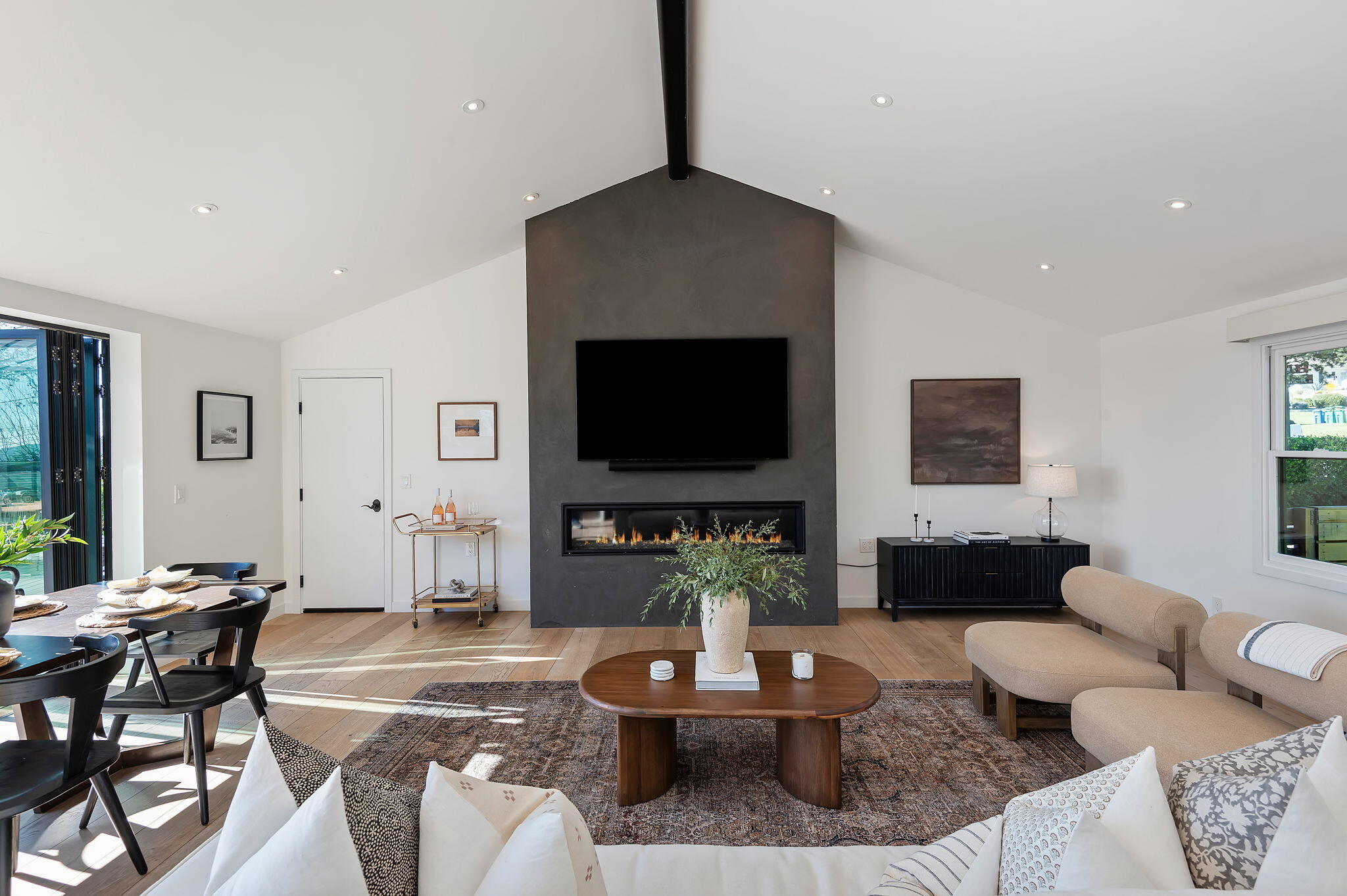 Santa Barbara, California 93108, United States, 3 Bedrooms Bedrooms, ,2 BathroomsBathrooms,Residential,Pending,13521