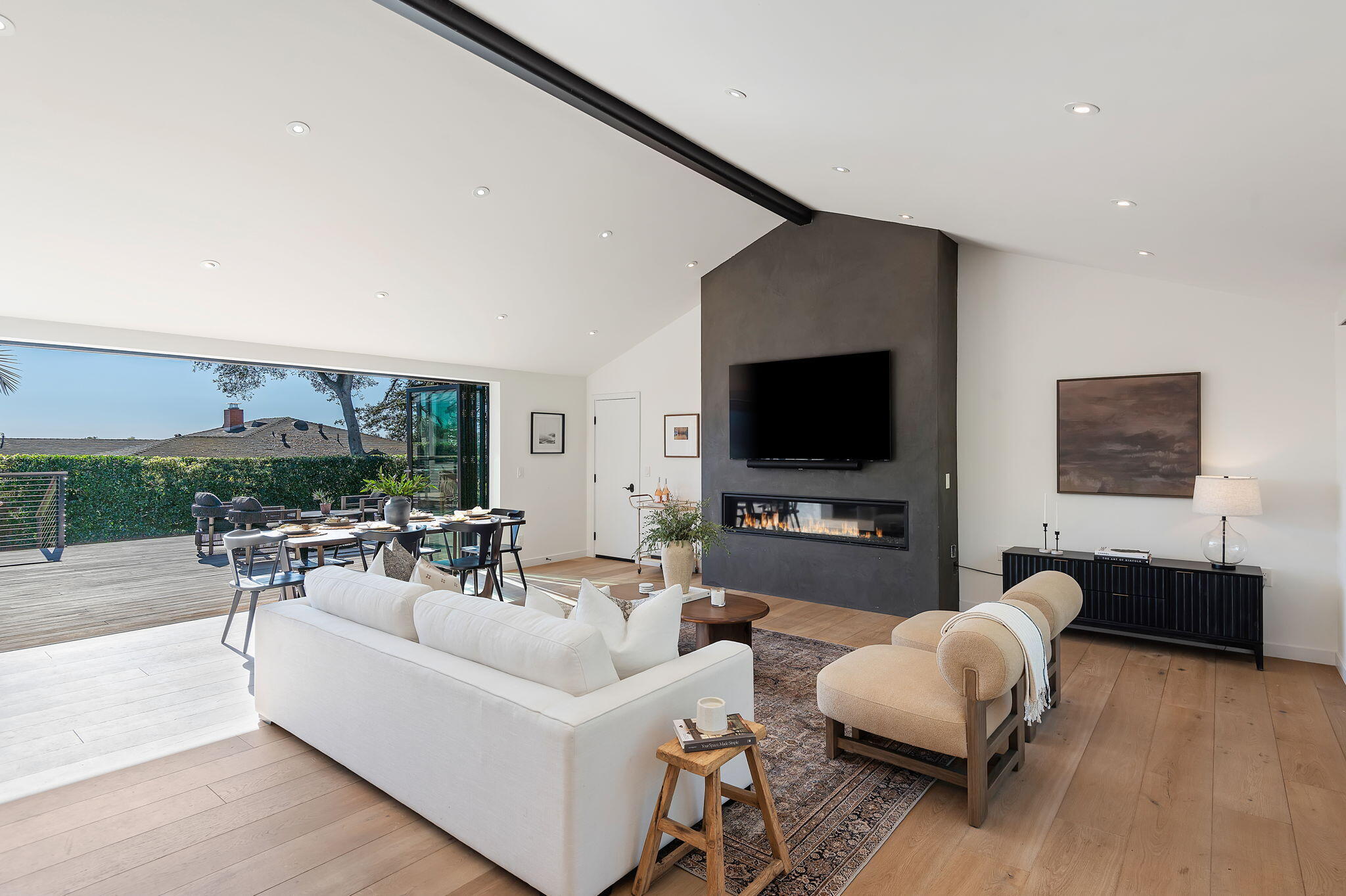 Santa Barbara, California 93108, United States, 3 Bedrooms Bedrooms, ,2 BathroomsBathrooms,Residential,Pending,13521