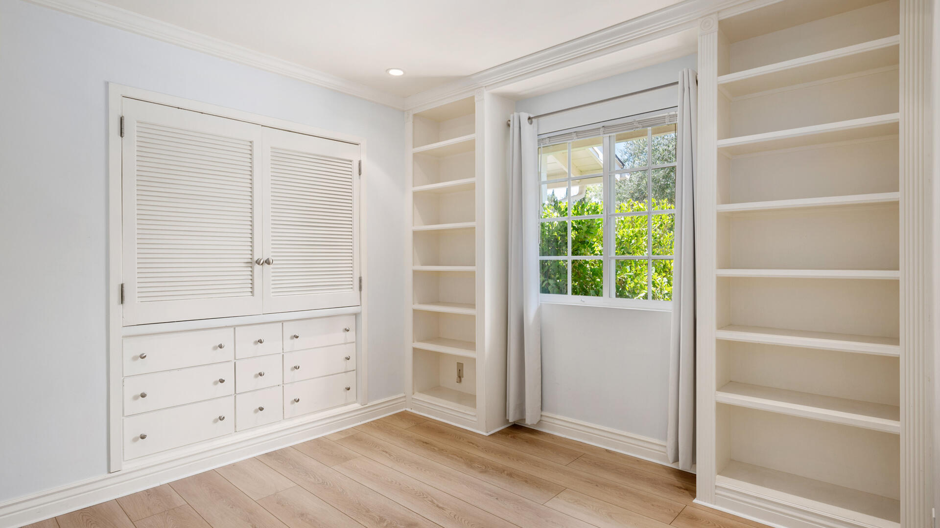 Solvang, California 93463, United States, 3 Bedrooms Bedrooms, ,2 BathroomsBathrooms,Residential,Active,189152