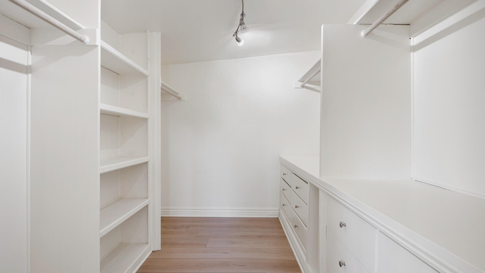 Solvang, California 93463, United States, 3 Bedrooms Bedrooms, ,2 BathroomsBathrooms,Residential,Active,189152