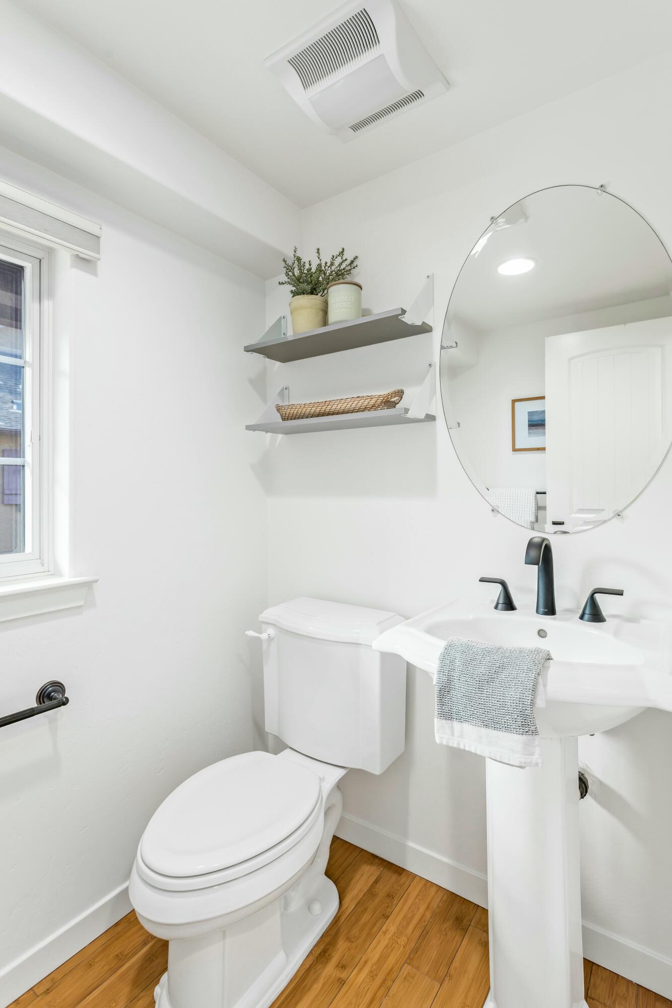 Goleta, California 93117, United States, 3 Bedrooms Bedrooms, ,3 BathroomsBathrooms,Residential,Active,81180