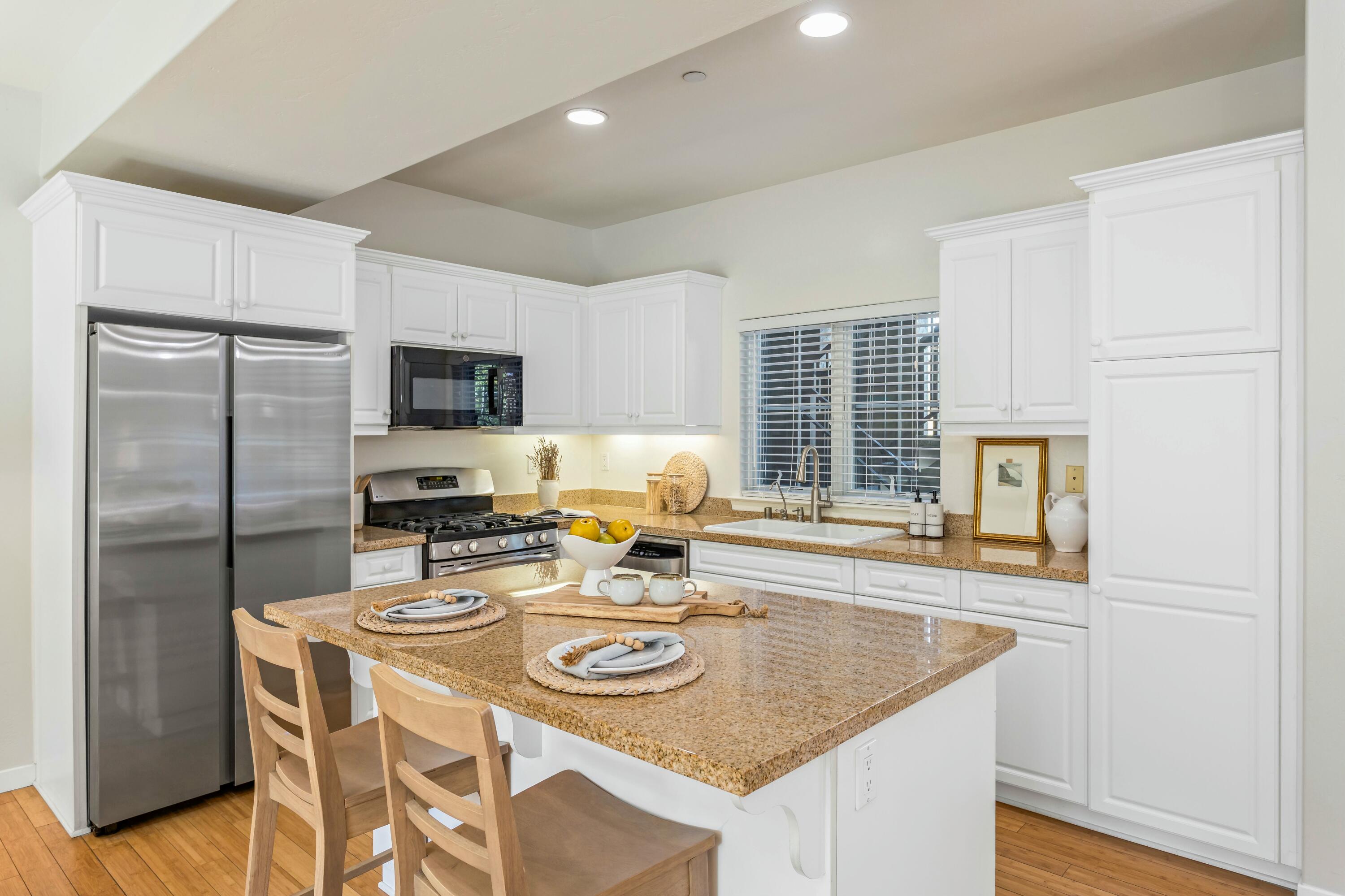 Goleta, California 93117, United States, 3 Bedrooms Bedrooms, ,3 BathroomsBathrooms,Residential,Active,81180