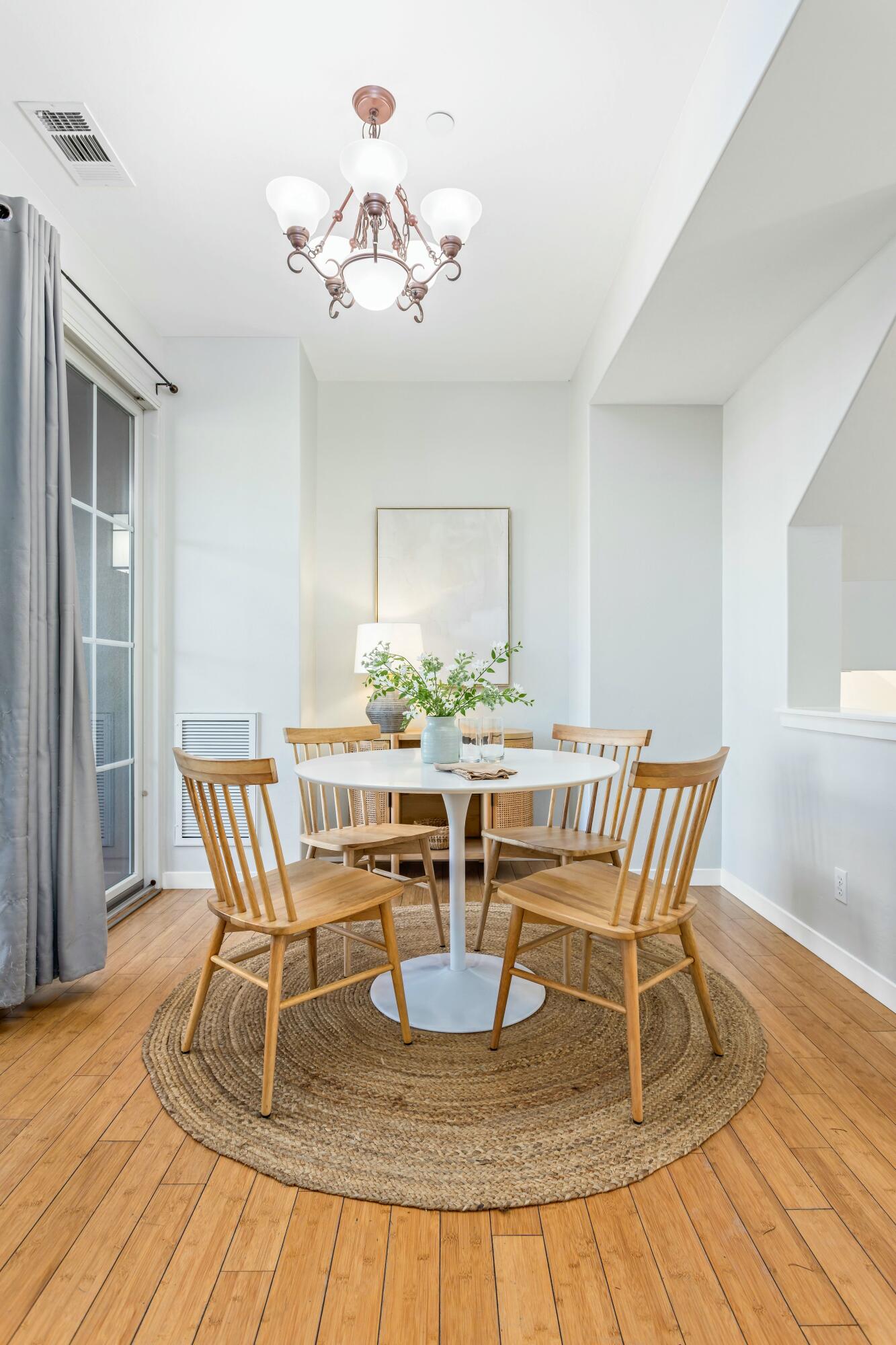 Goleta, California 93117, United States, 3 Bedrooms Bedrooms, ,3 BathroomsBathrooms,Residential,Active,81180